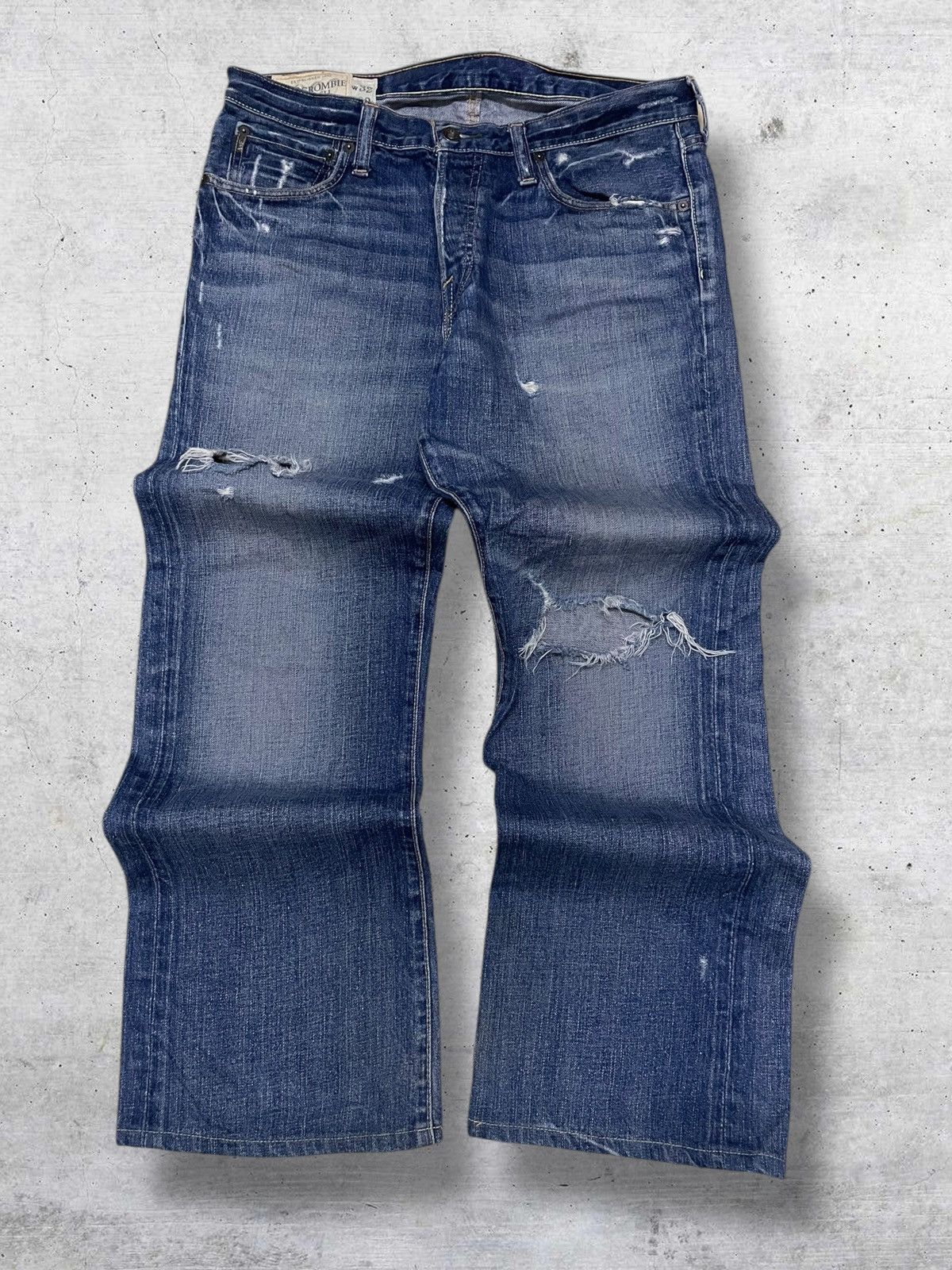 Abercrombie & Fitch VINTAGE ABERCROMBIE & FITCH 90S RIPPED OG REGULAR DENIM Size US 34 / EU 50 - 1 Thumbnail
