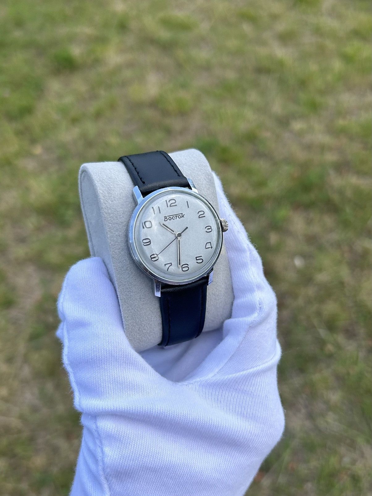Vintage Vintage Vostok Watch USSR Soviet Mechanical Authentic 1980s Size ONE SIZE - 4 Thumbnail