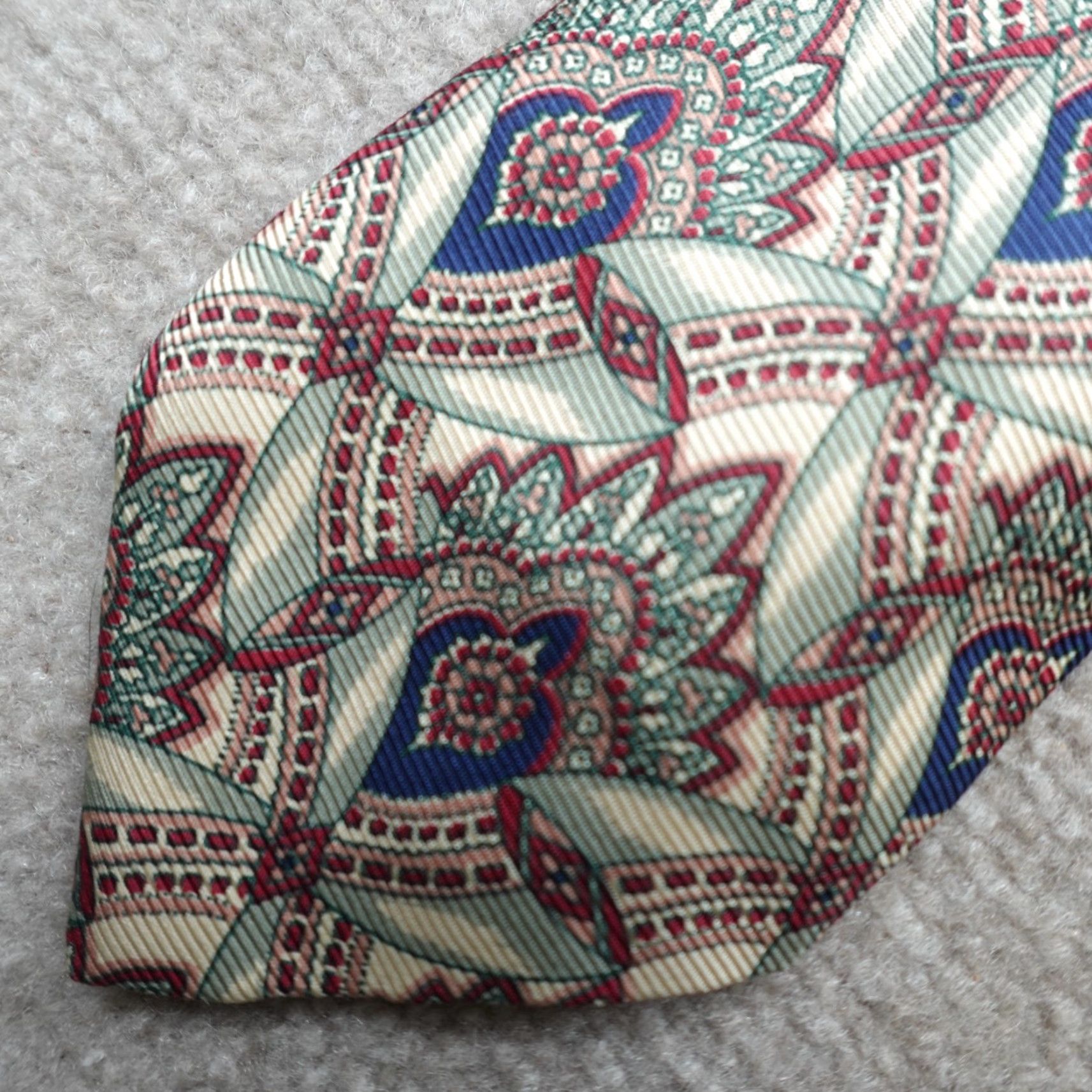 Polo Ralph Lauren VINTAGE Polo Ralph Lauren Tie Beige Blue Paisley Floral Silk Made in USA Logo Adjustable Handmade Men Tie Classic 57"-60" Ships Next Business Day Size US M / EU 48-50 / 2 - 2 Thumbnail