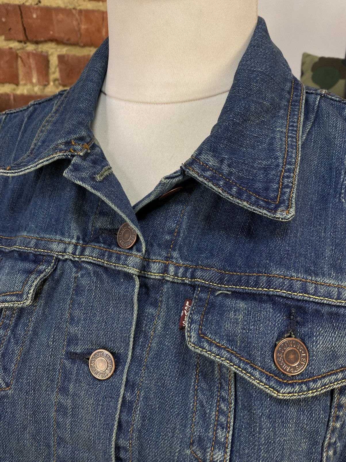 Levi's NWT Women's Levi's Distressed Jeans Vest Size M / US 6-8 / IT 42-44 - 8 Thumbnail