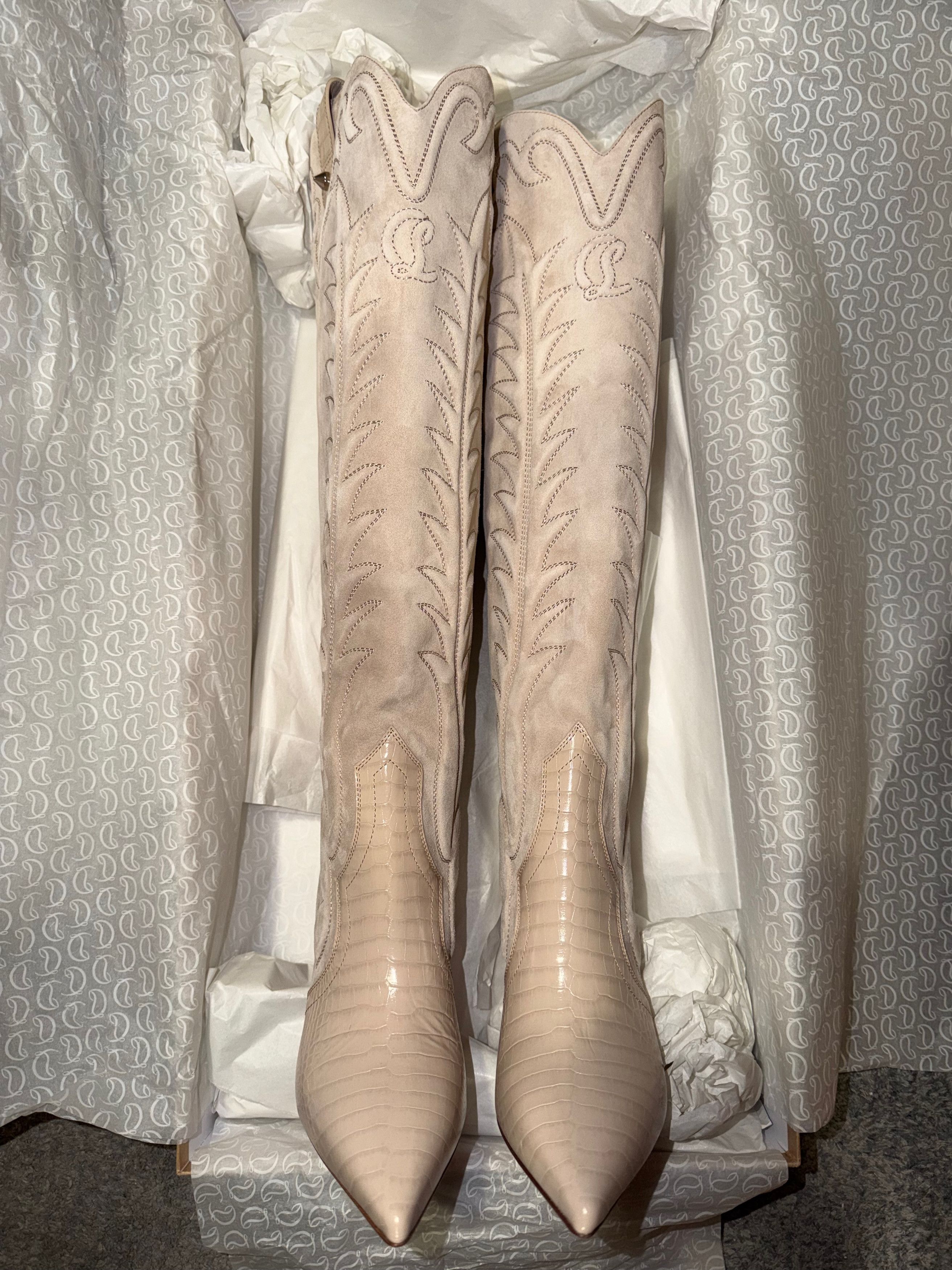 Christian Louboutin Santia Botta 85 Pearl Beige Western Knee High Heel Boot 38 Size US 8 / IT 38 - 8 Thumbnail
