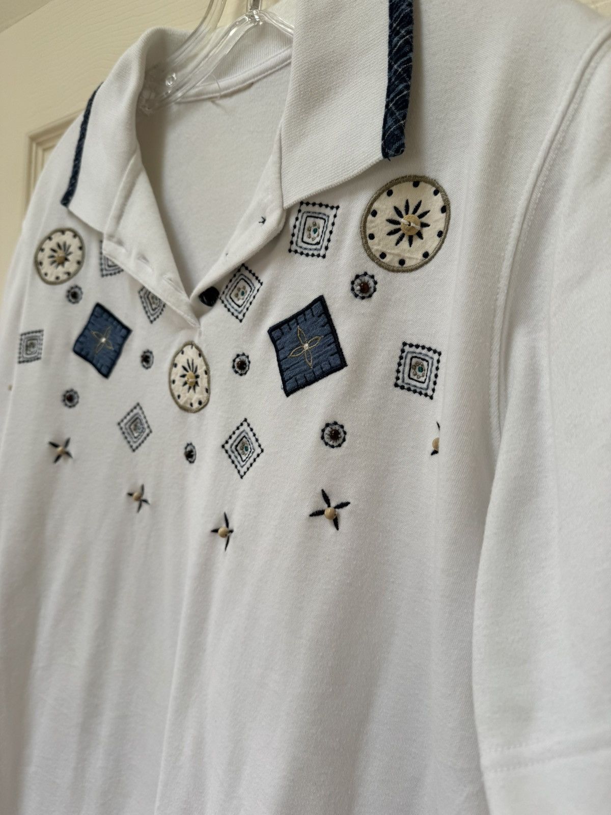 Vintage Women’s vintage 90s white cotton polo beaded embroidered Size M / US 6-8 / IT 42-44 - 3 Thumbnail