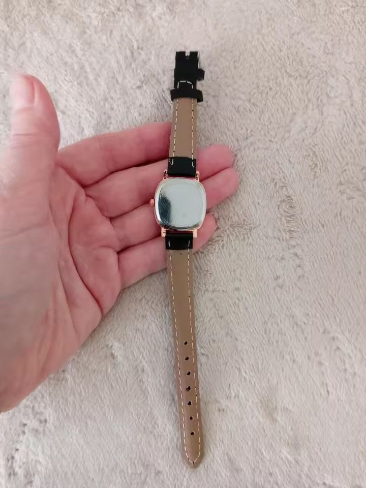 Jewelry 2000s vintage style cute square black leather luxury watch Size ONE SIZE - 3 Thumbnail