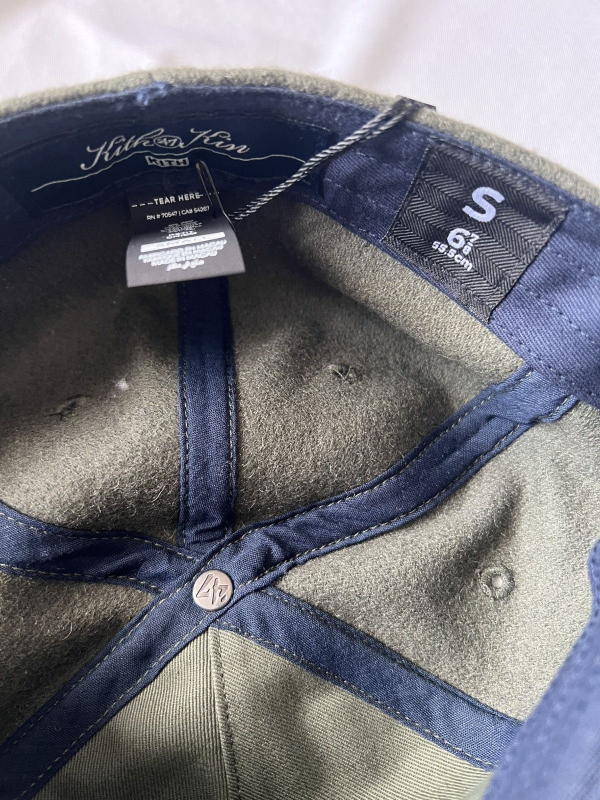 Kith KITH Kith & Kin winter 2023 fitted cap - grey (S) Size ONE SIZE - 7 Thumbnail