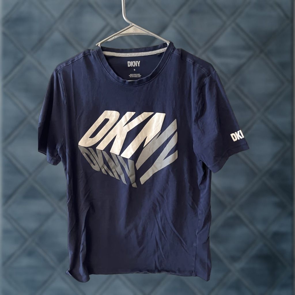 DKNY DKNY Men's Navy Blue Graphic T-Shirt Size Small Size US S / EU 44-46 / 1 - 1 Thumbnail
