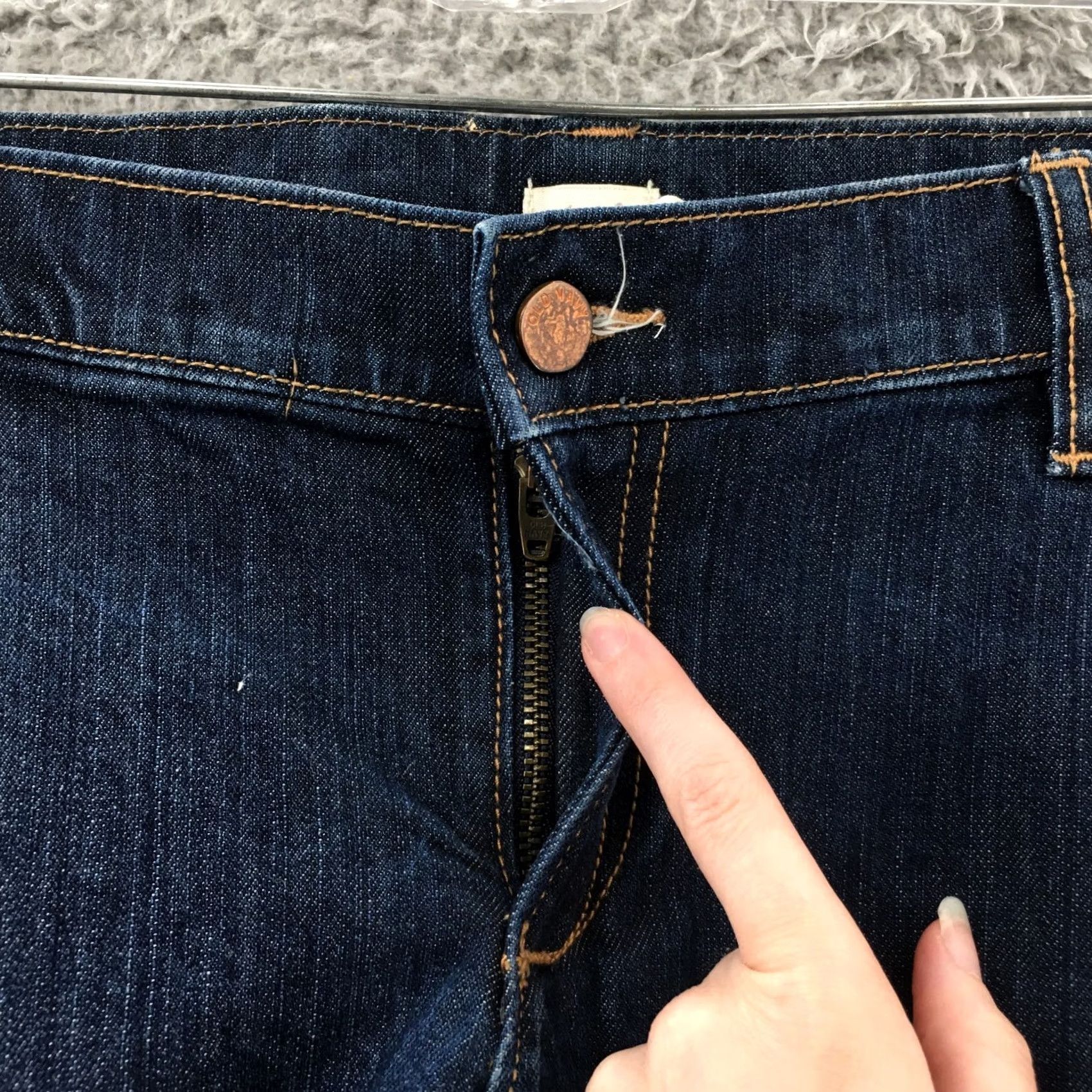 Old Navy Old Navy Bermuda Shorts Womens 12 Blue Denim Stretch Maternity Bermuda Shorts Womens 12 Blue Denim Stretch Size 34" / US 12 / IT 48 - 3 Thumbnail