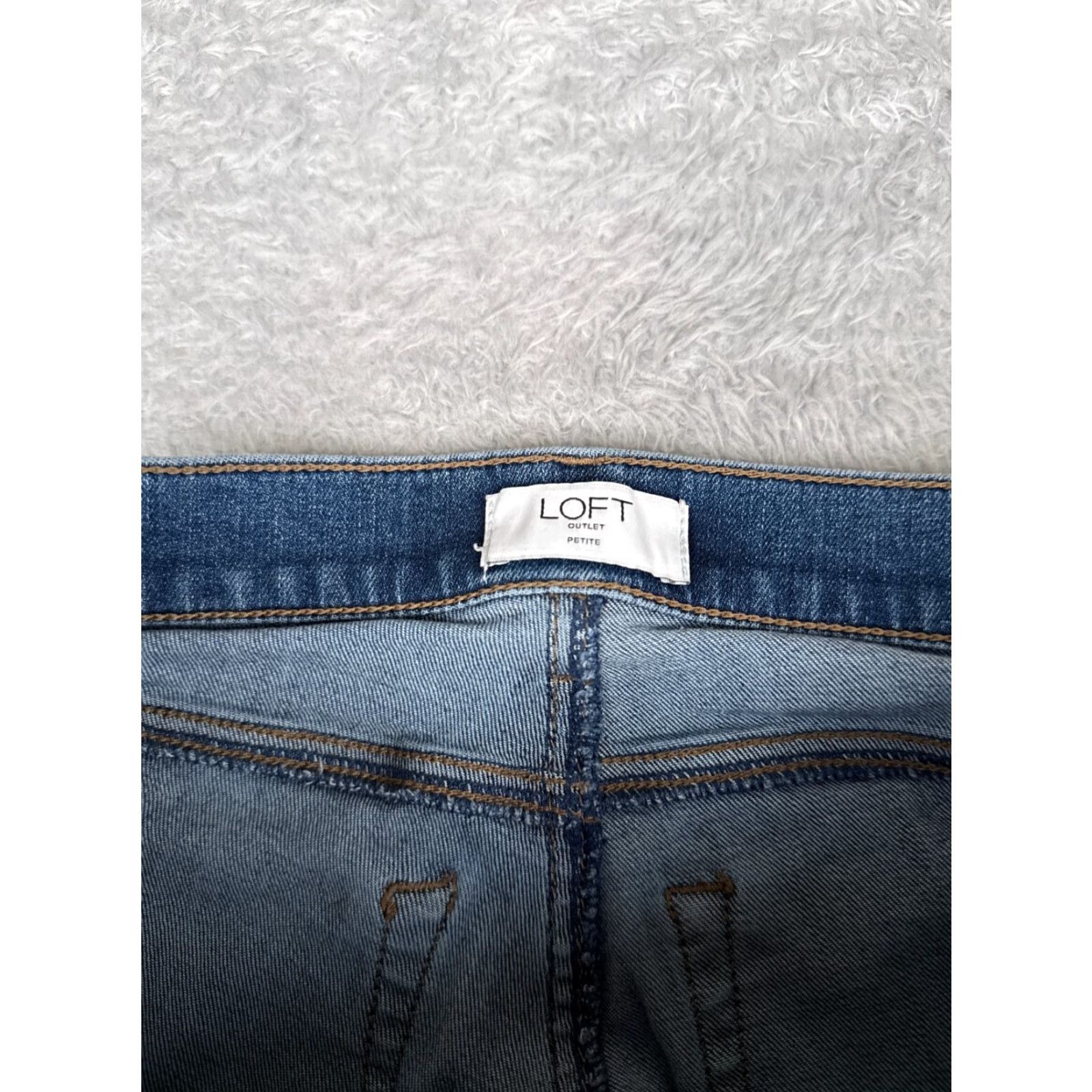 Loft Loft Jeans Womens Skinny Low Rise Blue Denim 27x23 Petites Jeans Distressed 4P 5-Pocket Design Cotton Spandex Loft Outlet Size 27" / US 4 / IT 40 - 6 Thumbnail