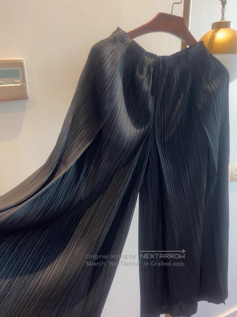 Issey Miyake Issey Miyake Versatile Black Wide-Leg Pants Size 25" / US 0 / IT 36 - 1 Thumbnail