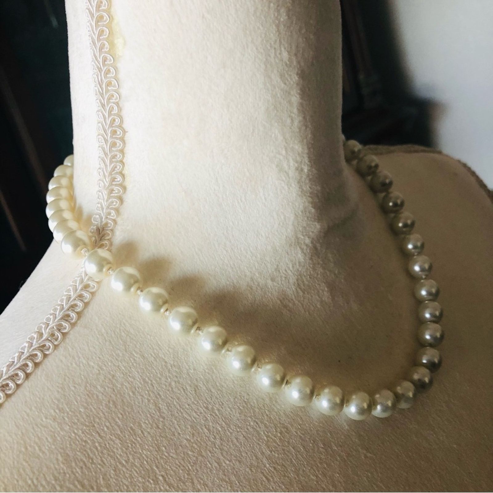 Vintage Vintage hand knotted white faux pearl necklace Size ONE SIZE - 3 Thumbnail