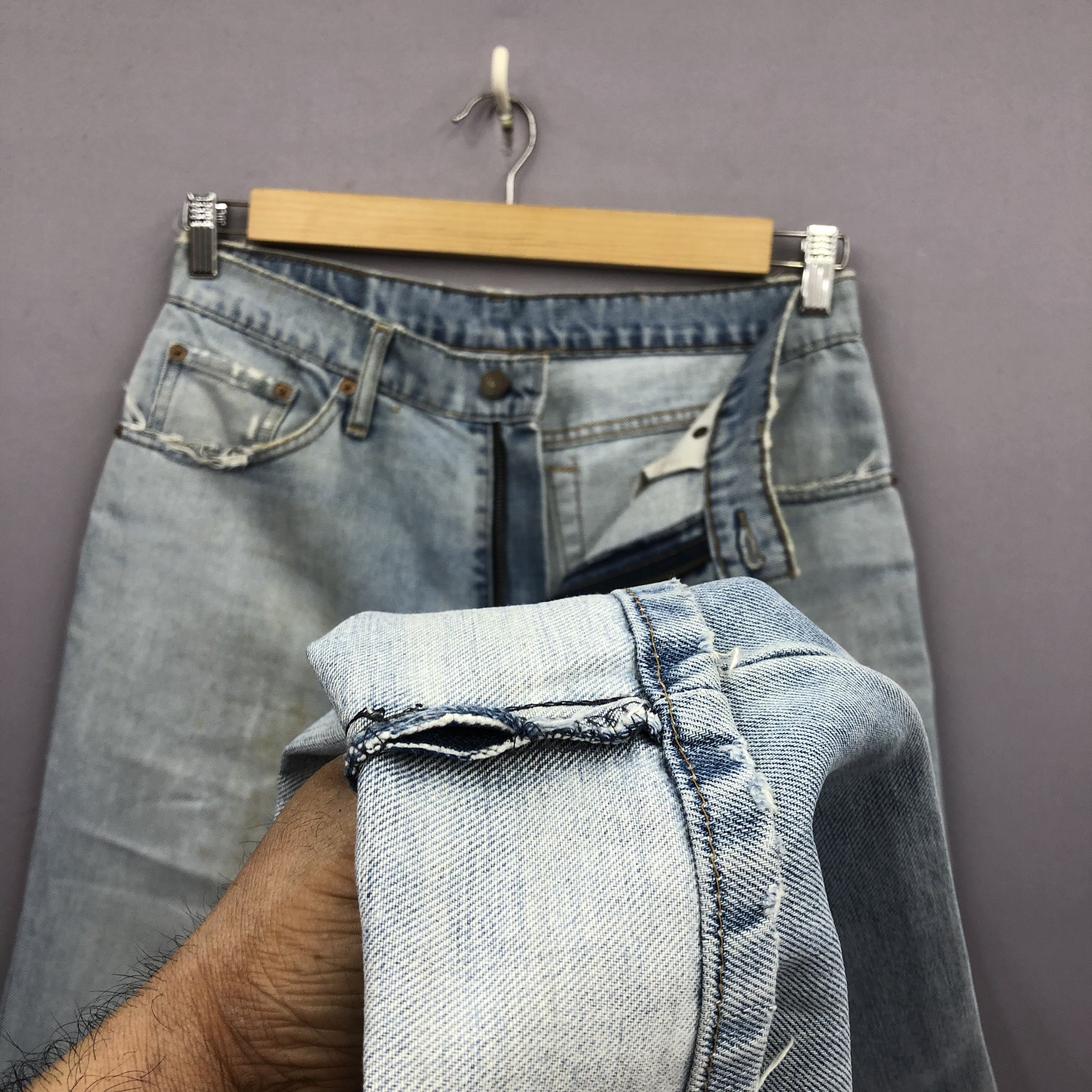 Levi's Vintage Distressed Levi's 505 Light Wash Jeans Faded Denim Size US 30 / EU 46 - 8 Thumbnail