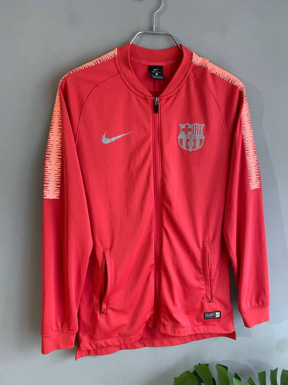 Nike FC Barcelona 2018/19 Football Training Zip Jacket, Size S Size US S / EU 44-46 / 1 - 3 Thumbnail