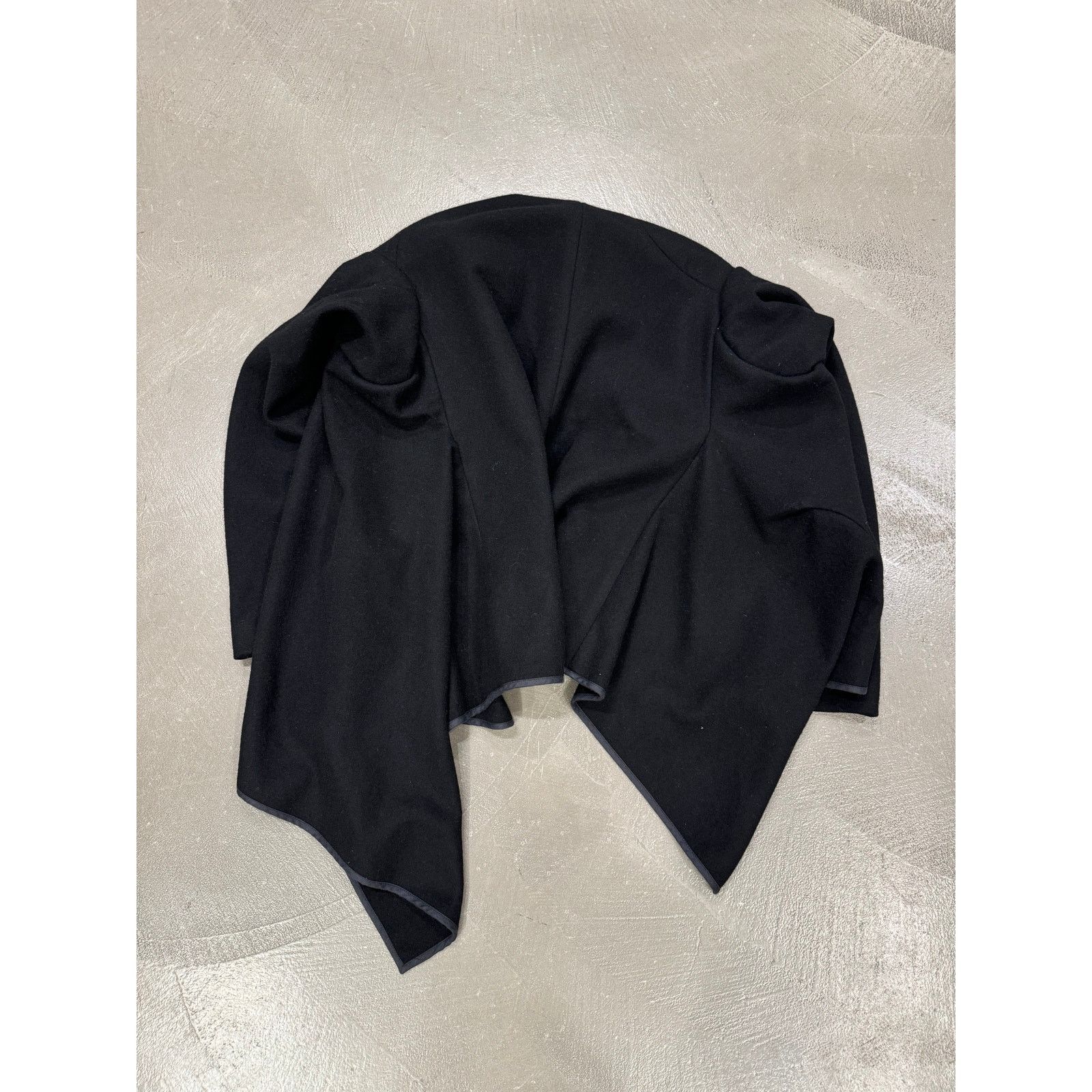 Comme des Garcons 1990s Comme des Garçons asymmetrical wool jacket Size US M / EU 48-50 / 2 - 3 Thumbnail