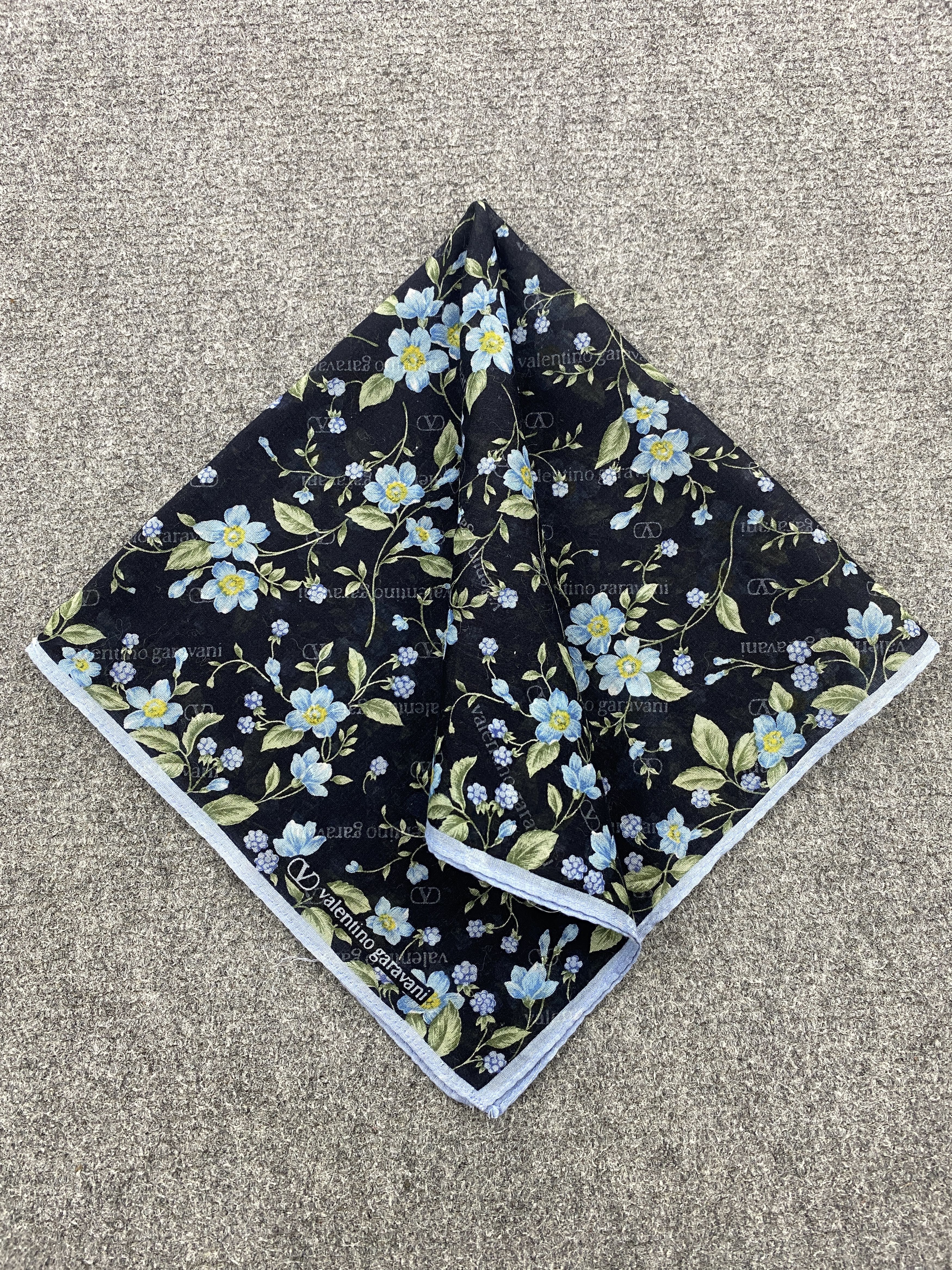 Valentino Vintage Valentino Garavani Handkerchief / Bandana HKC0776 Size ONE SIZE - 3 Thumbnail