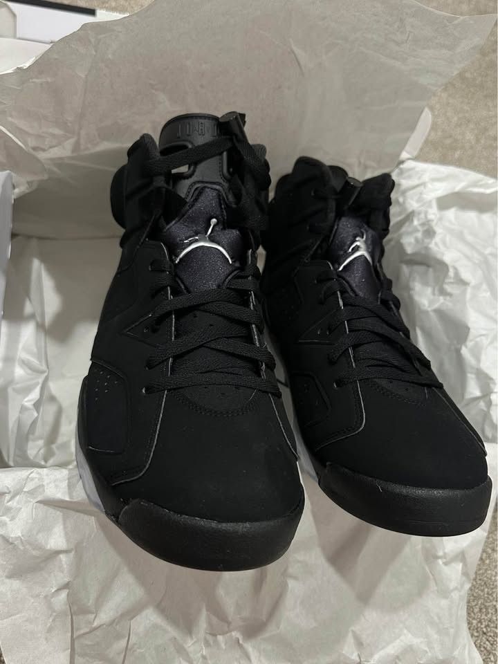 Nike Nike Air Jordan’s retro 6s Size US 11 / EU 44 - 2 Thumbnail