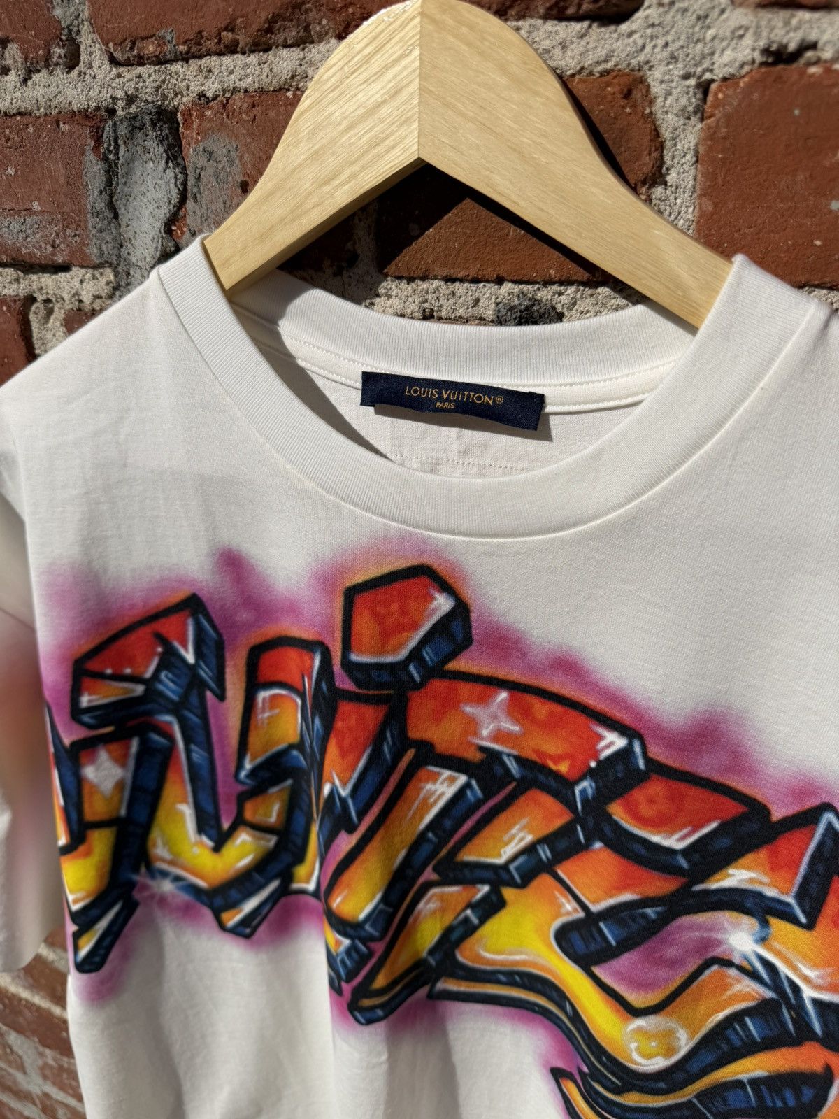Louis Vuitton Louis Vuitton Graffiti T-Shirt Size US L / EU 52-54 / 3 - 2 Thumbnail