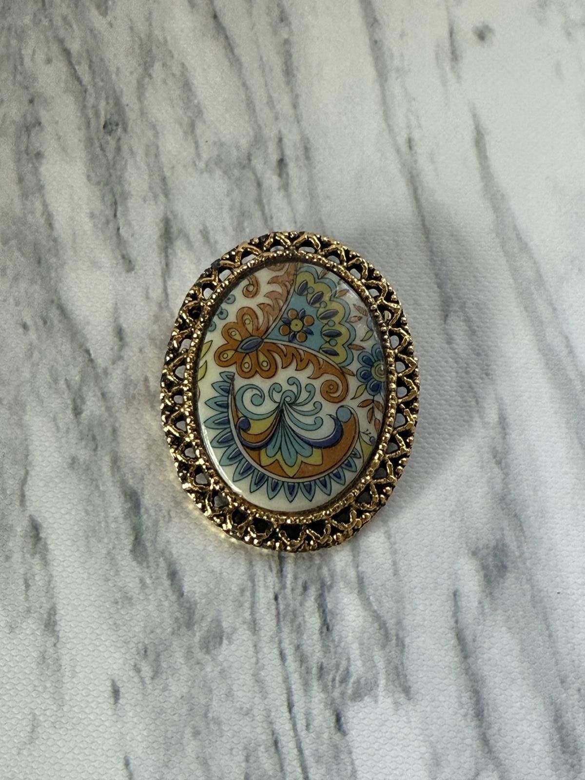 Unknown London Vintage Gold Tone Enamel Brooch 1960s/1970s Mid-Century Size ONE SIZE - 1 Thumbnail
