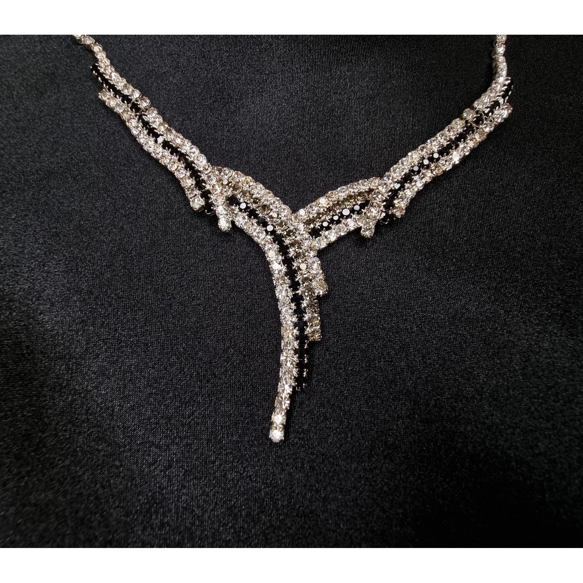 Vintage Vintage-Inspired Silver Crystal Statement Necklace With Adju Size ONE SIZE - 4 Thumbnail