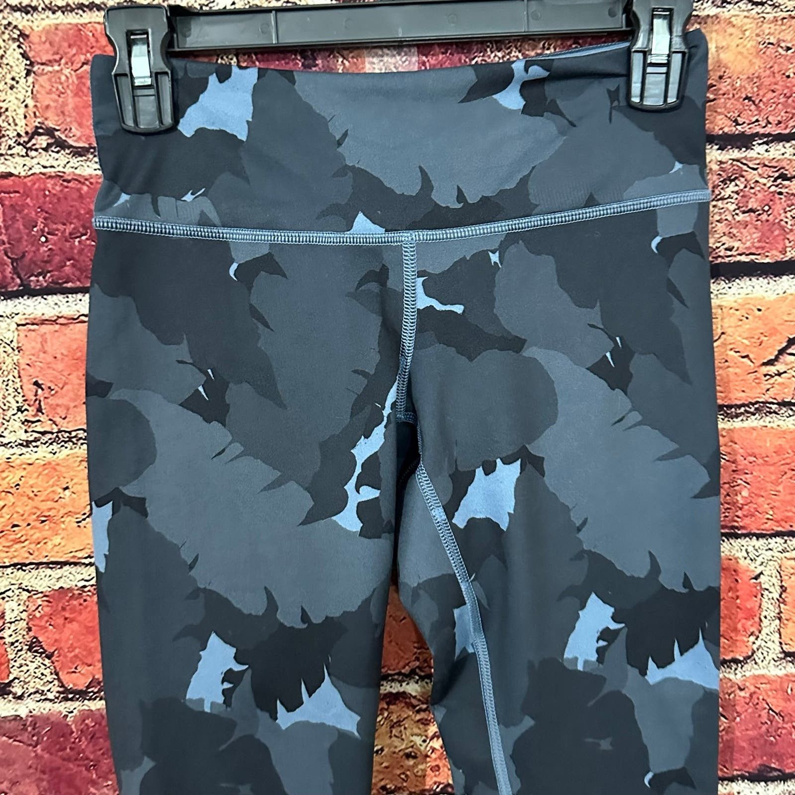 Lululemon lululemon leggings size 4 Size 27" / US 4 / IT 40 - 2 Thumbnail