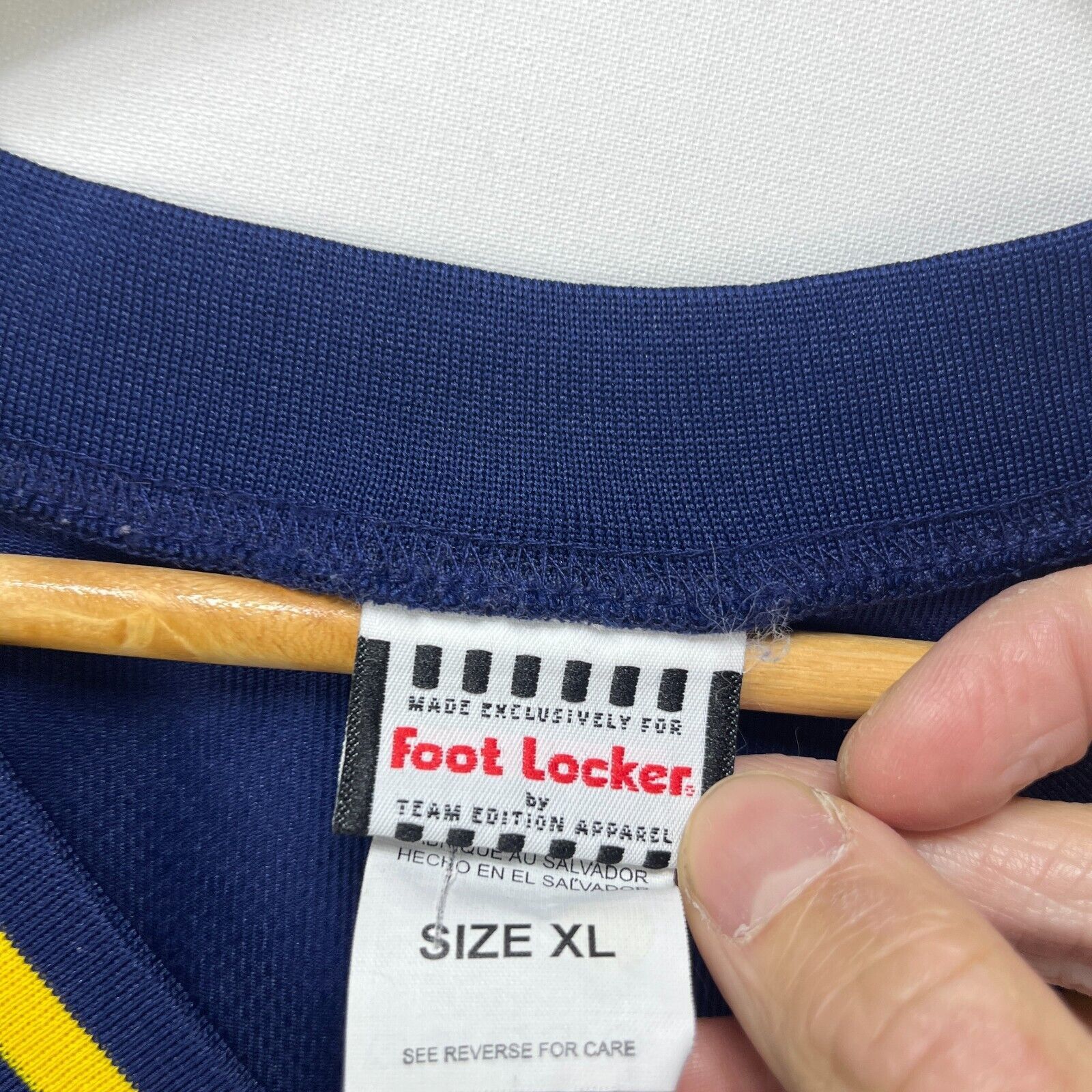 Foot Locker × Vintage Vintage Michigan Wolverines Basketball Jersey XL Size US XL / EU 56 / 4 - 5 Thumbnail