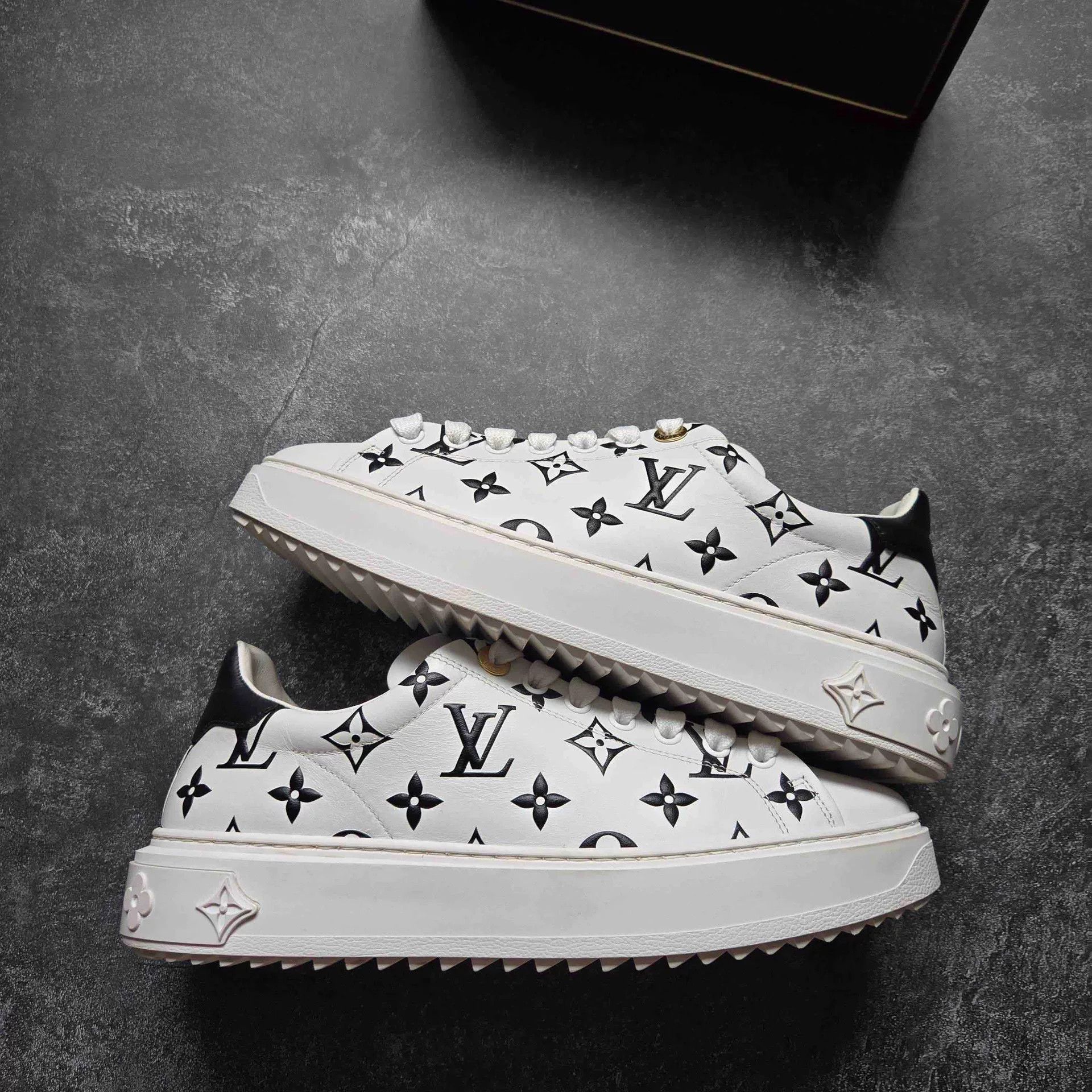Louis Vuitton Louis Vuitton Black Lowtop Sneakers 39 Men Size US 6.5 / EU 39-40 - 1 Thumbnail