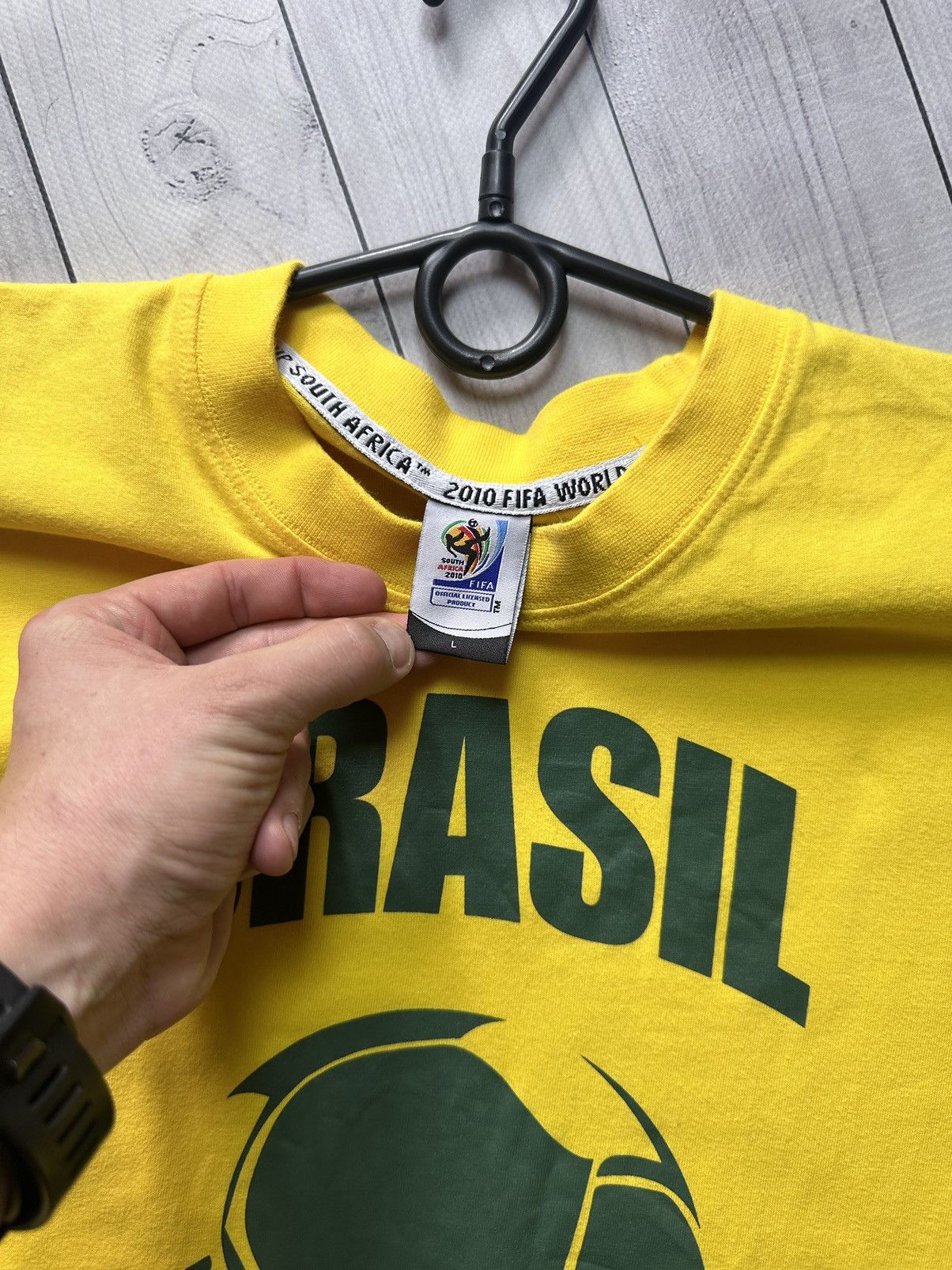 Vintage Vintage Brazil soccer tee Brasil 2010 South Africa L Size US L / EU 52-54 / 3 - 5 Thumbnail