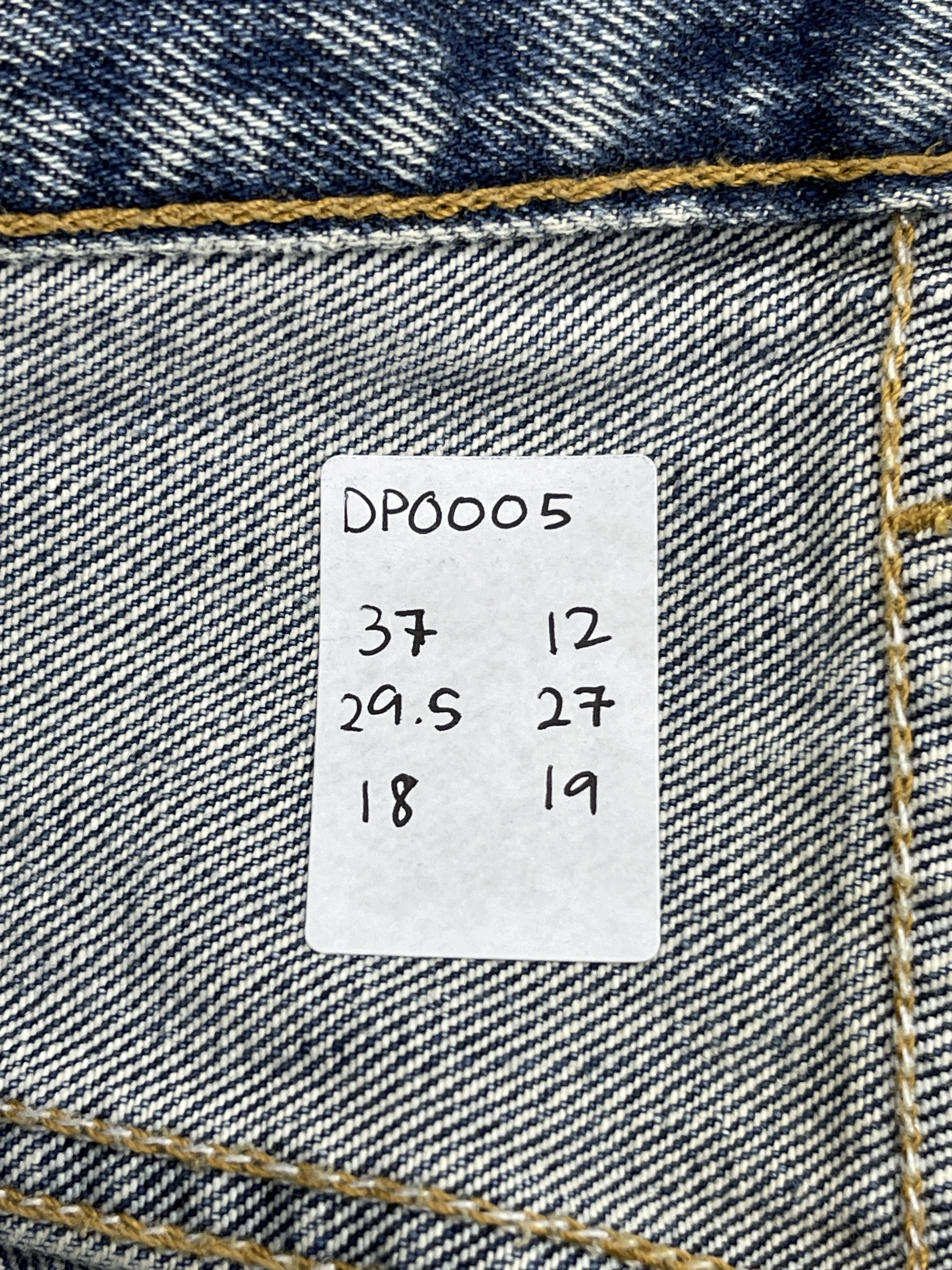Levi's × Vintage Distressed Vintage 90s Levis 501 Faded Blue Denim Jeans Size US 37 - 13 Thumbnail