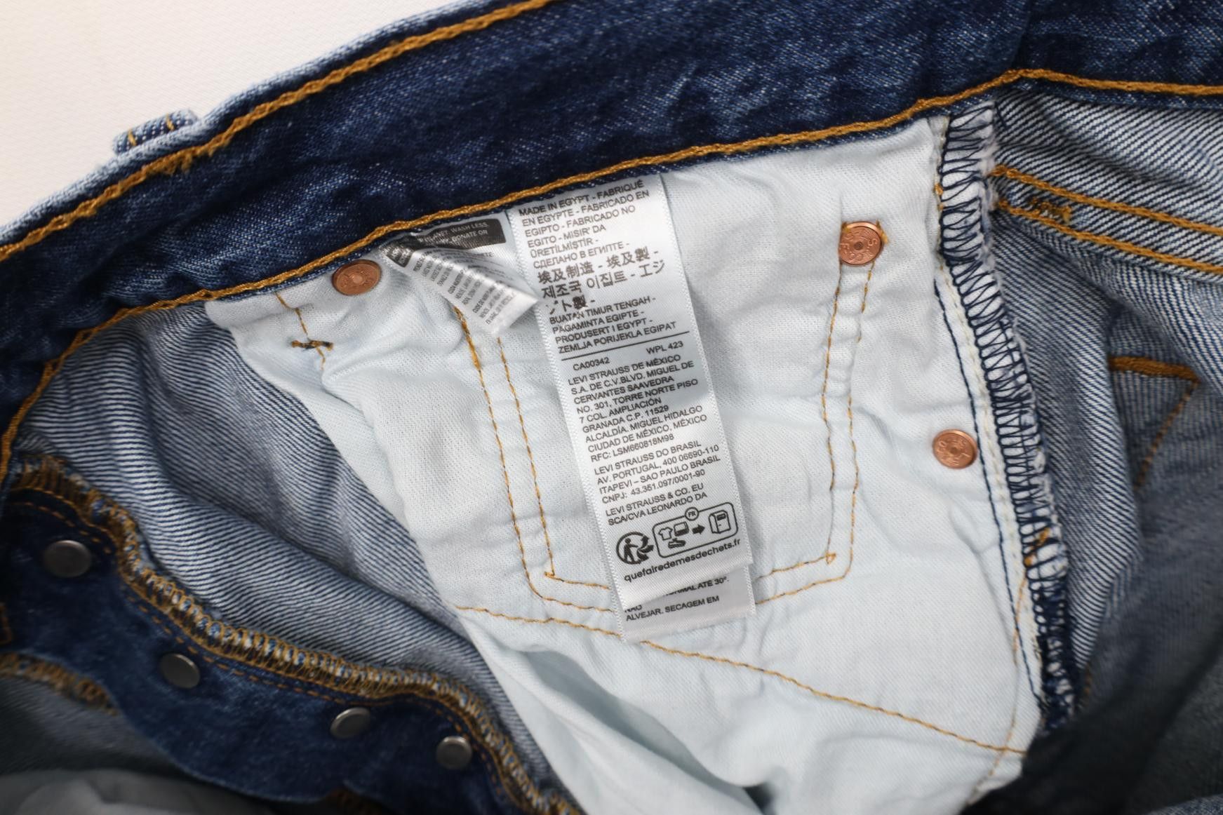 Levi's Vintage Y2K Levis 501xx Button Fly Original Fit Denim Jeans Size US 35 - 7 Thumbnail