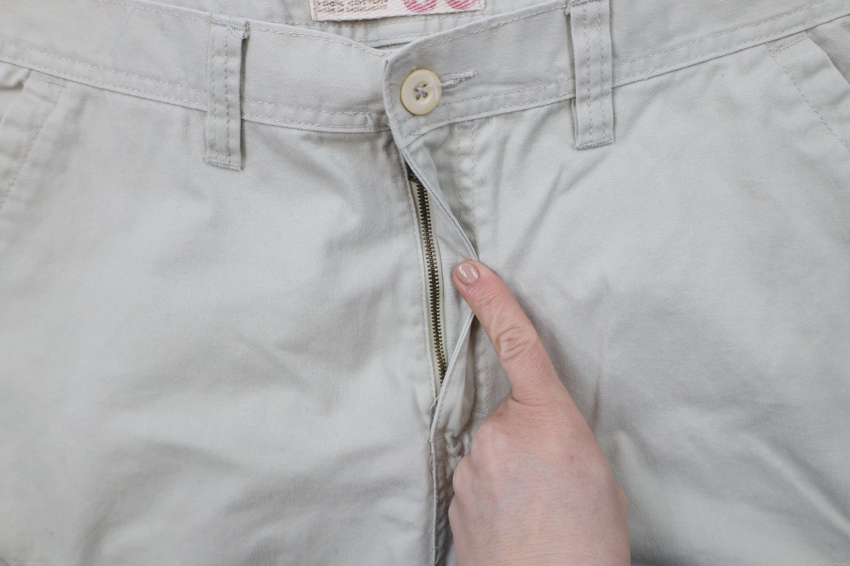 Vintage Vintage 90s Streetwear Baggy Fit Cargo Shorts Beige Cotton Size US 36 / EU 52 - 5 Thumbnail