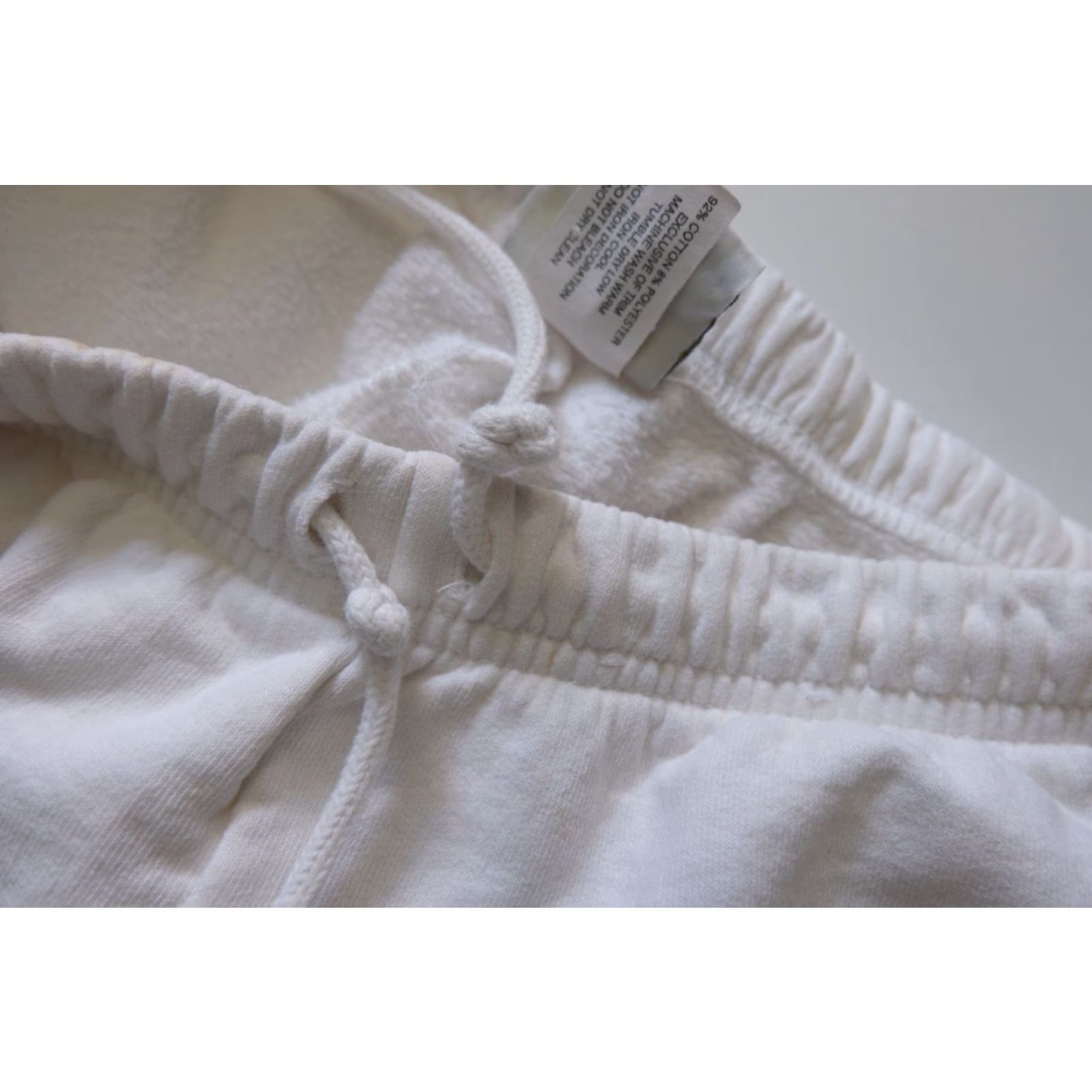 Body Glove BODY GLOVE CANADA MADE VTG 90s RETRO WHITE 4" COTTON DISTRESSED SHORTS WMNs SZ M 28" WAIST 4" INSEAM SHORTS Size 32" / US 10 / IT 46 - 7 Thumbnail