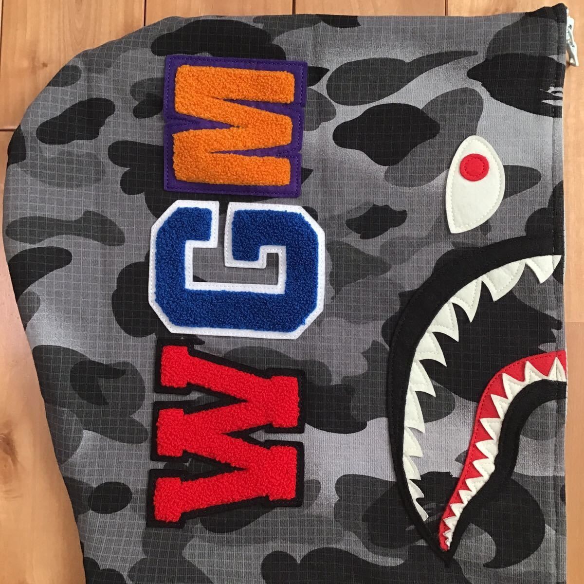 Bape 💫Glow in the dark💫 Grid camo shark full zip hoodie APE Size US L / EU 52-54 / 3 - 5 Thumbnail