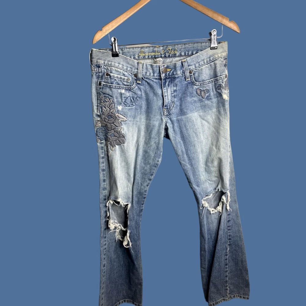 Abercrombie & Fitch Abercrombie & Fitch Jeans Womens 8 Blue Distressed Bootcut Embroidered Floral USA Size 30" / US 8 / IT 44 - 1 Thumbnail