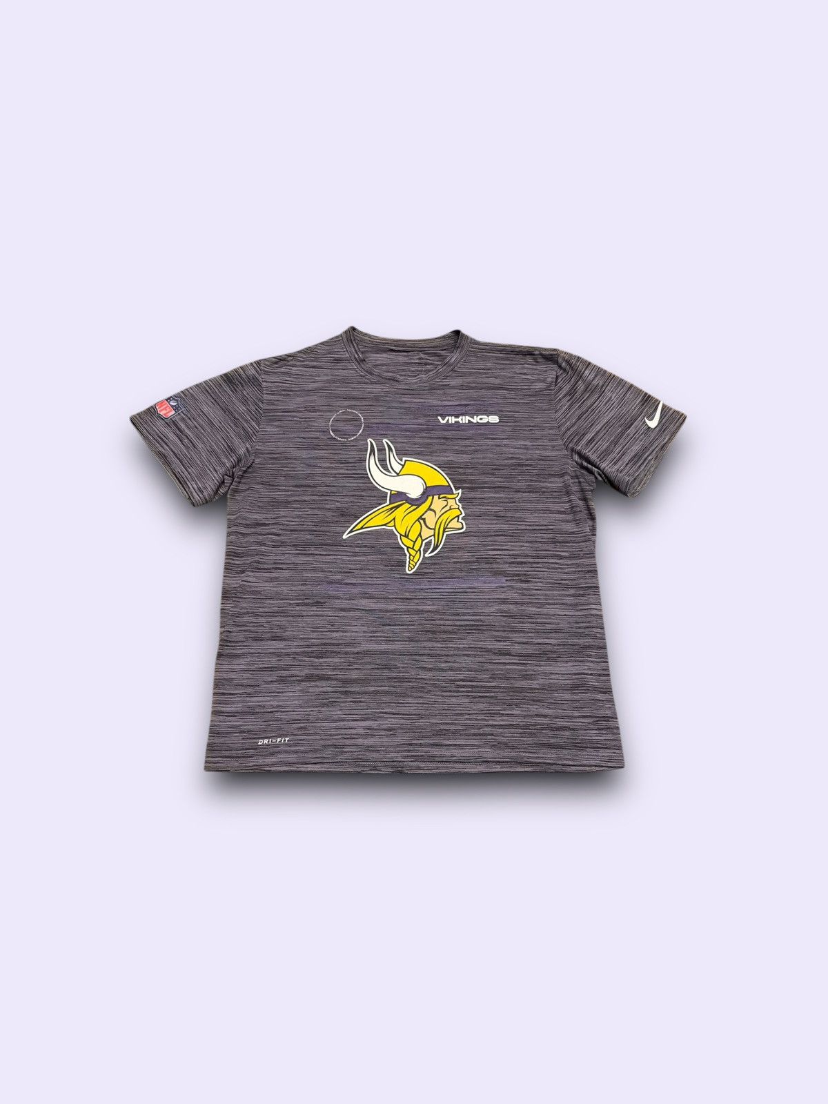 Nike Minnesota Vikings NFL on field apparel Nike dri-fit shirt Size US L / EU 52-54 / 3 - 1 Thumbnail