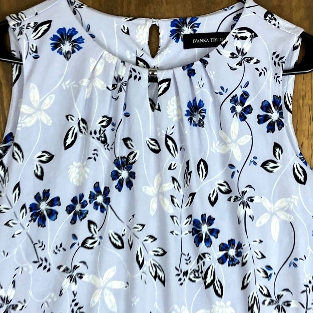 Vintage Ivanka Trump Blouse Purple Multi Floral Pleated Front Sleeveless Stretch S Women Modern Workwear Casual Formal Party/Cocktail Size S / US 4 / IT 40 - 2 Thumbnail