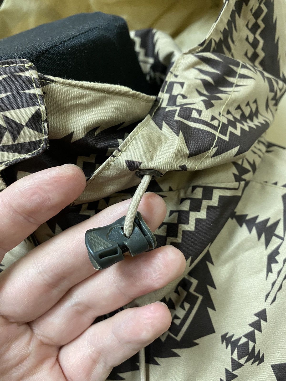 Nike Nike ACG Hooded Full Zip Ski Jacket Women's Aztec Print Size M / US 6-8 / IT 42-44 - 8 Thumbnail