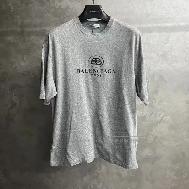 Balenciaga Balenciaga Gray Letter Print Tee. Size US XS / EU 42 / 0 - 1 Thumbnail