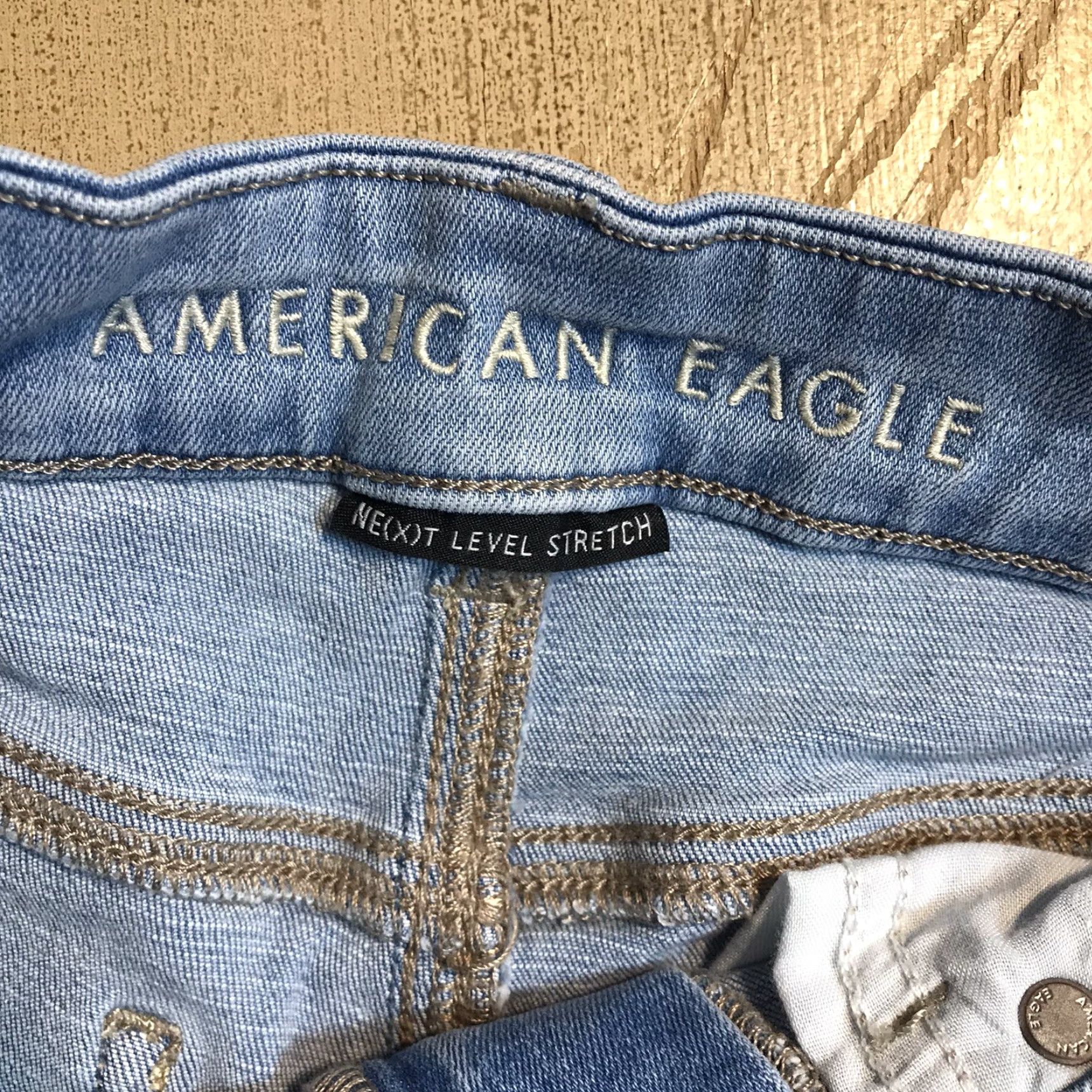 American Eagle Outfitters VINTAGE American Eagle Outfitters Shorts Womens Light Blue 00 Curvy Hi Rise Shortie Denim 9.5 Rise 2.5 Inseam Stretch Cuffed Pockets Flat Front Size 24" / US 00 / IT 34 - 4 Thumbnail