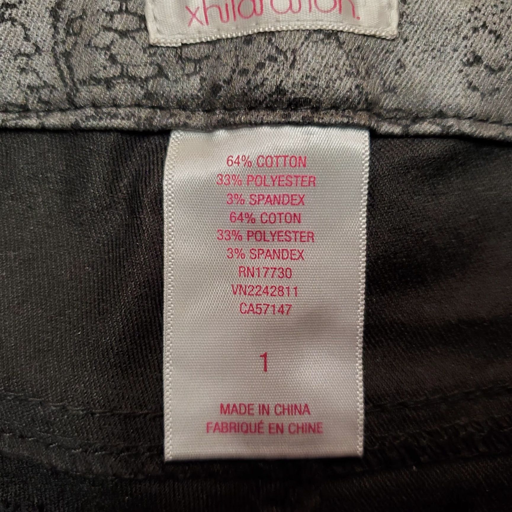 Vintage Xhilaration Pants Womens 27x30 Black Gray Floral Skinny Stretch Low Rise Chino Pockets Zip Floral Pattern School USA University Womens Size 27" / US 4 / IT 40 - 5 Thumbnail