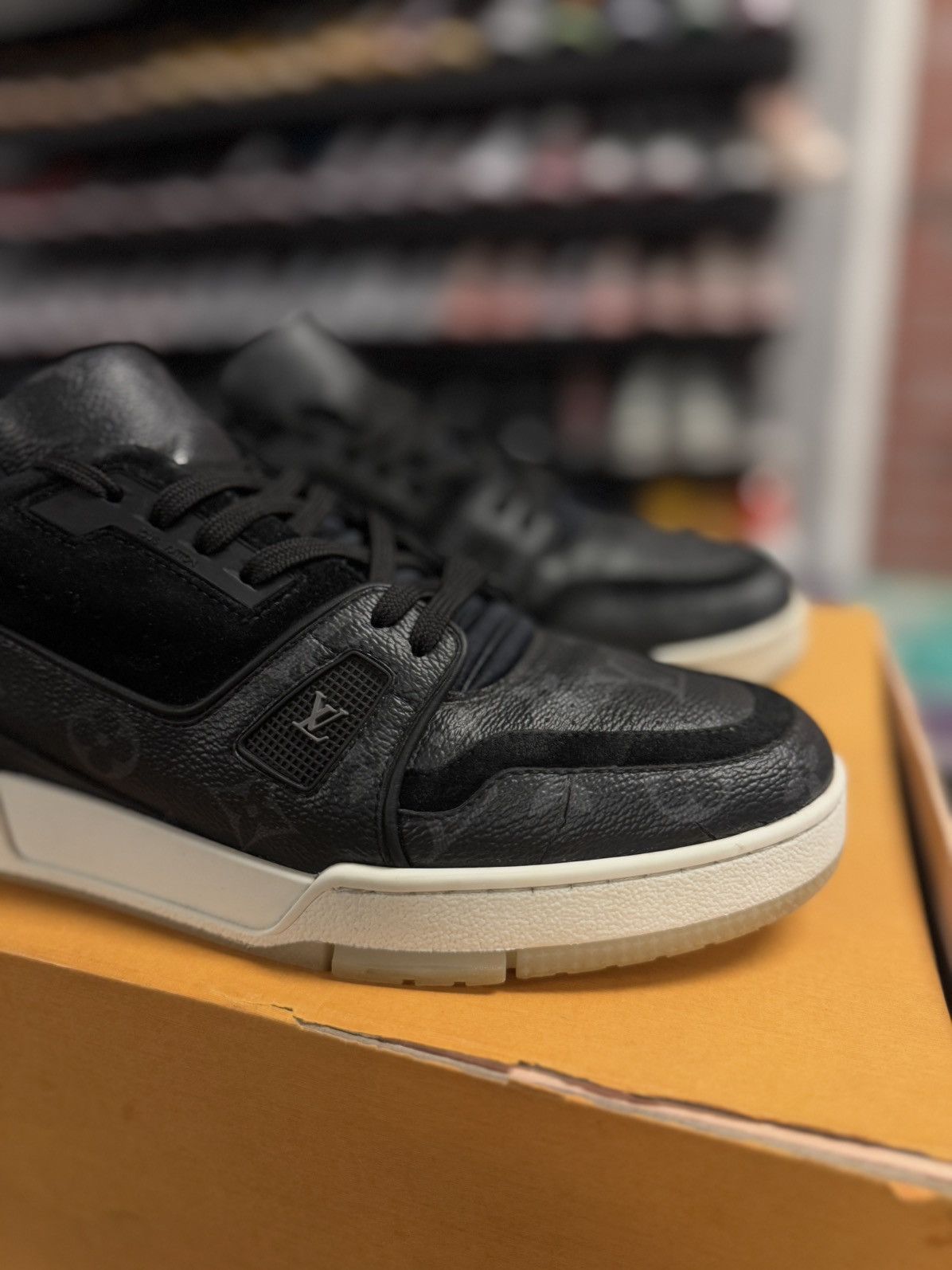 Louis Vuitton Louis Vuitton Black Low Top Trainer 8.5LV/9.5US $1260 Size US 9.5 / EU 42-43 - 2 Thumbnail