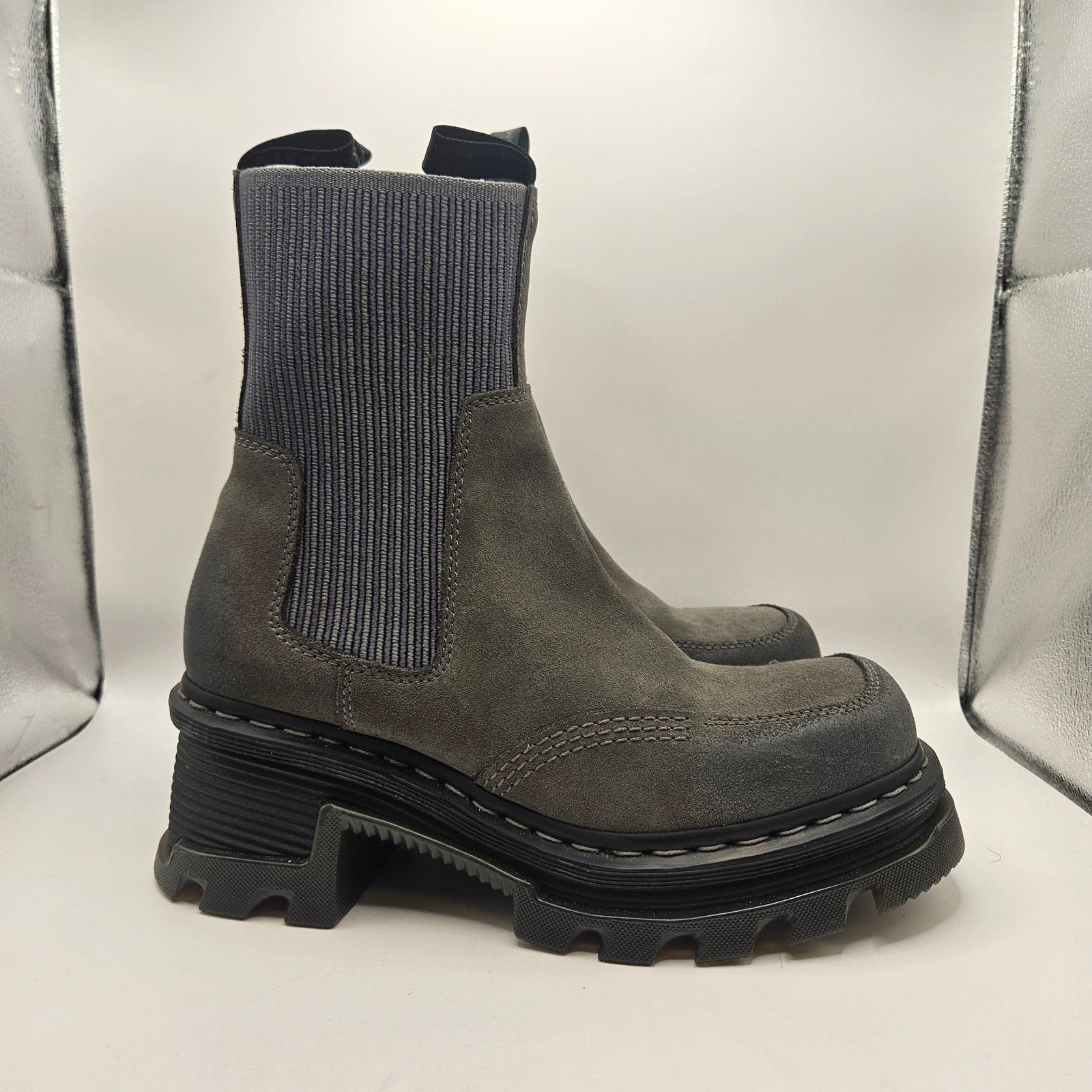 Dr. Martens DR MARTENS WOMEN'S 9 CORRAN CHELSEA BOOTS PLATFORM SOFT SUED Size US 9 / IT 39 - 4 Thumbnail