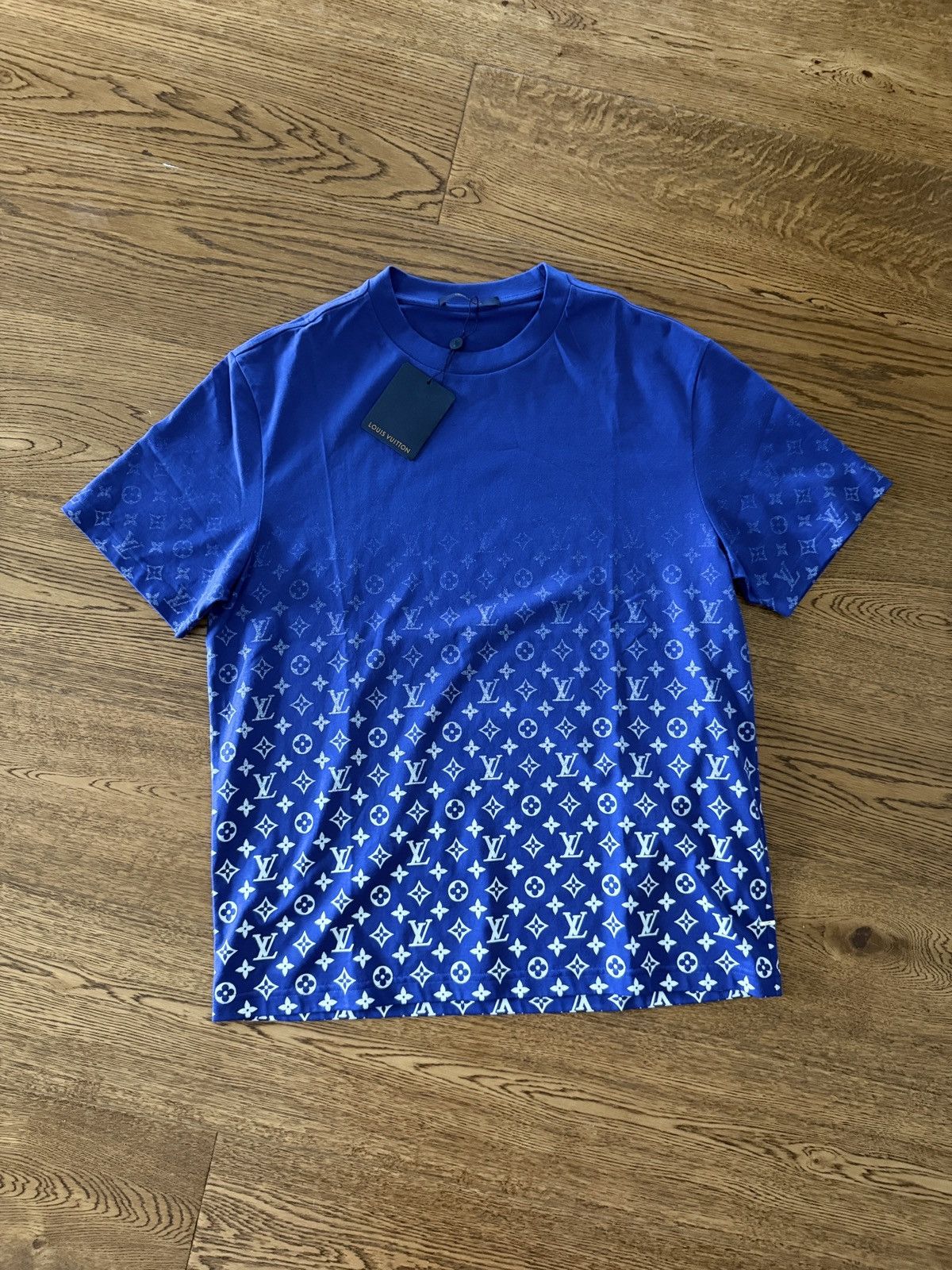 Louis Vuitton Louis Vuitton Blue Monogram Gradient T-Shirt Size US XL / EU 56 / 4 - 1 Thumbnail