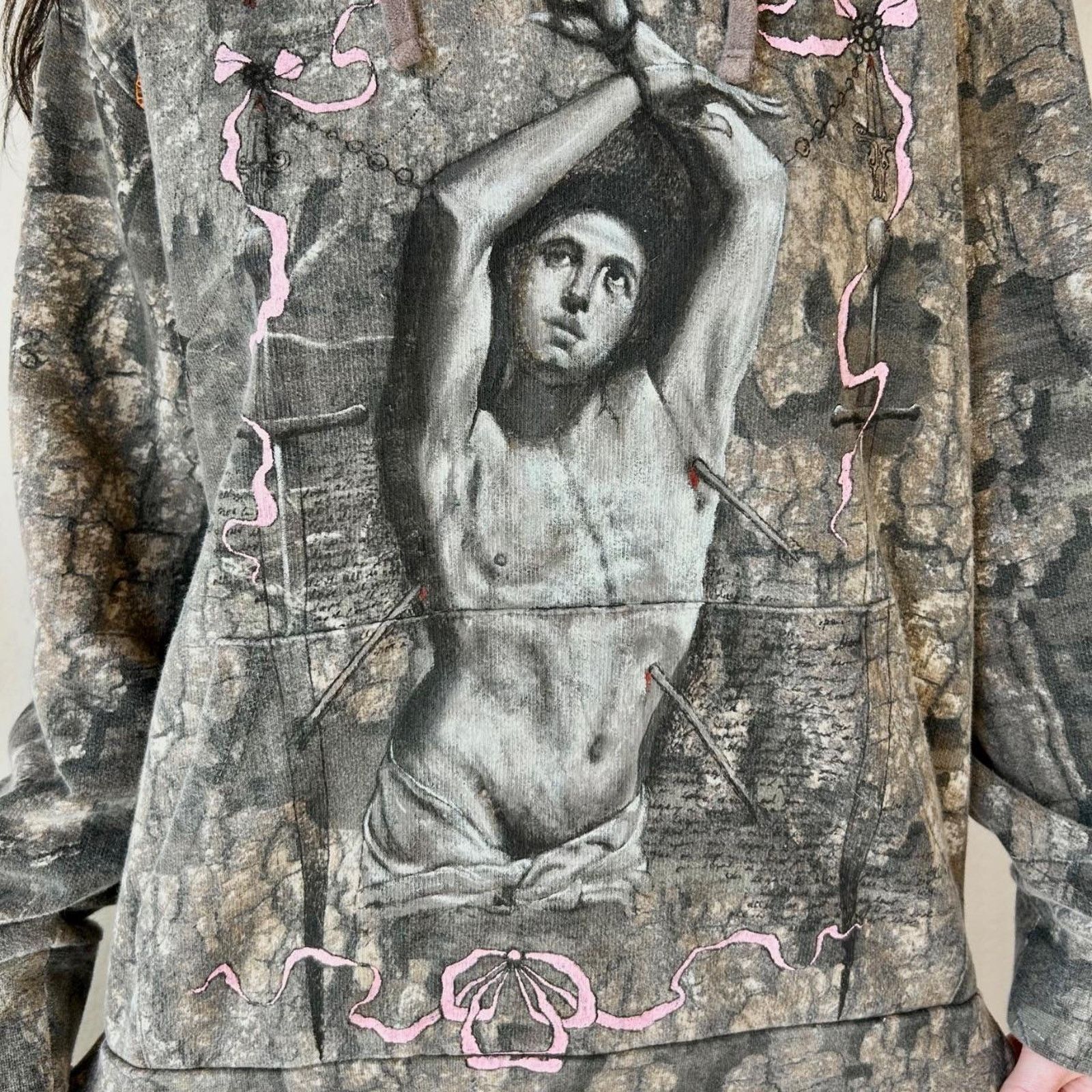 Other custom hand painted coquette catholic grunge camo sweatshirt Size M / US 6-8 / IT 42-44 - 2 Thumbnail