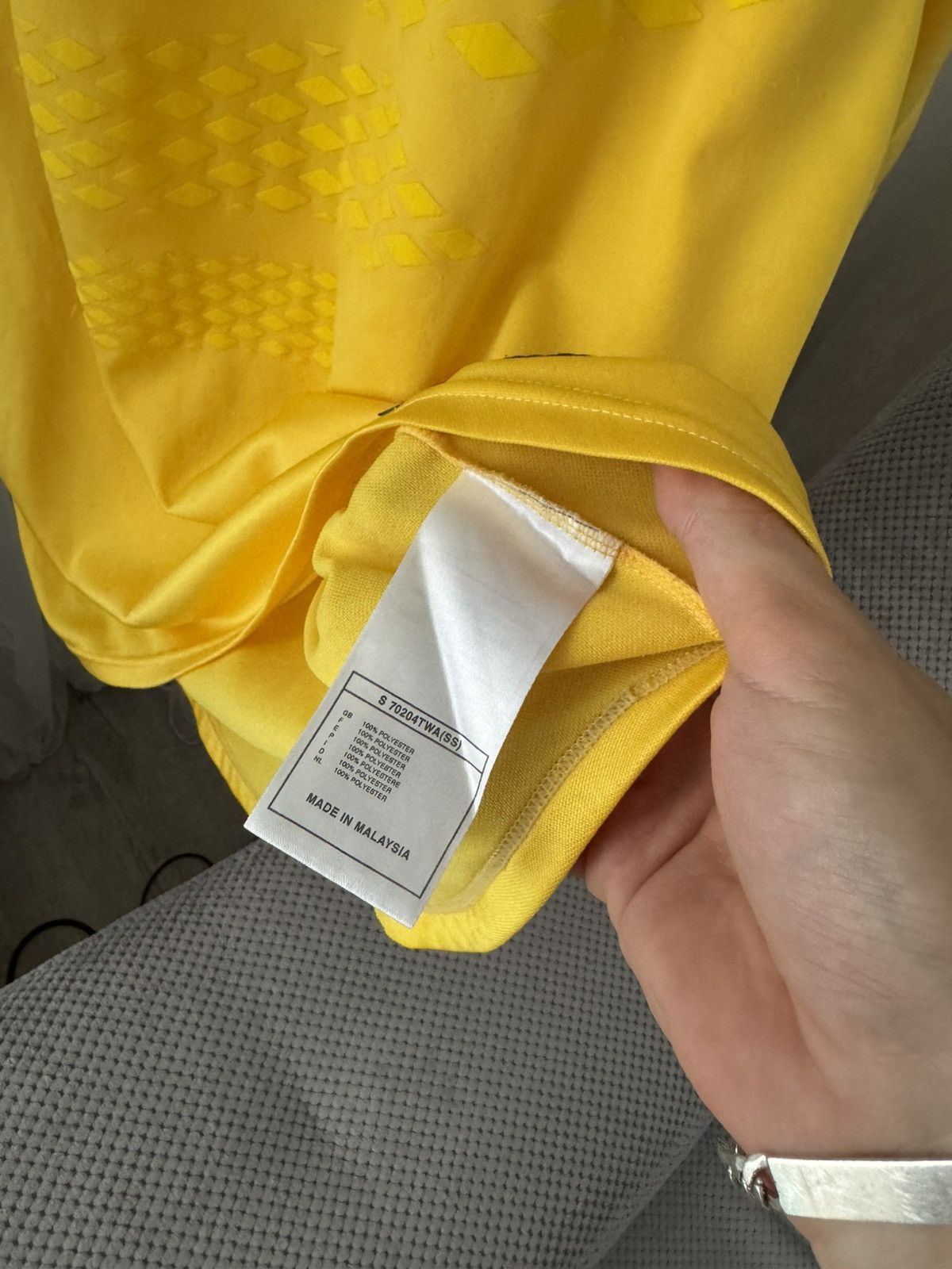 Nike Nike Vintage Soccer UK Blockcore Yellow Longsleeve Jersey Size US L / EU 52-54 / 3 - 8 Thumbnail