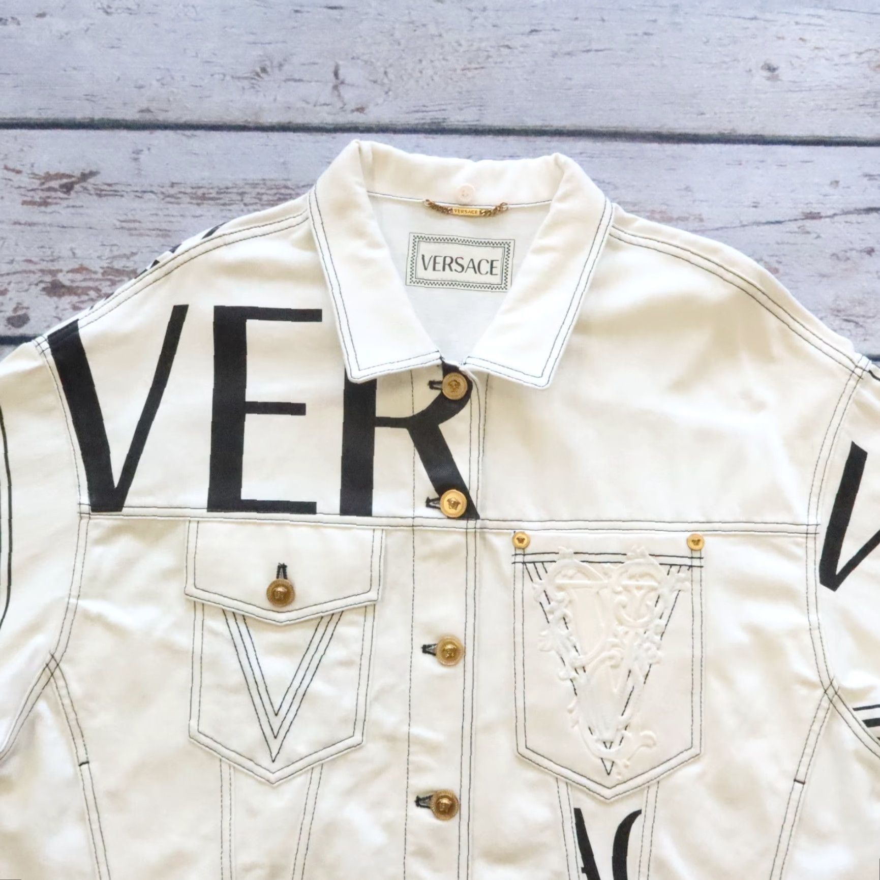 Versace VINTAGE Versace Denim Trucker Jacket Size 46 Size US S / EU 44-46 / 1 - 2 Thumbnail