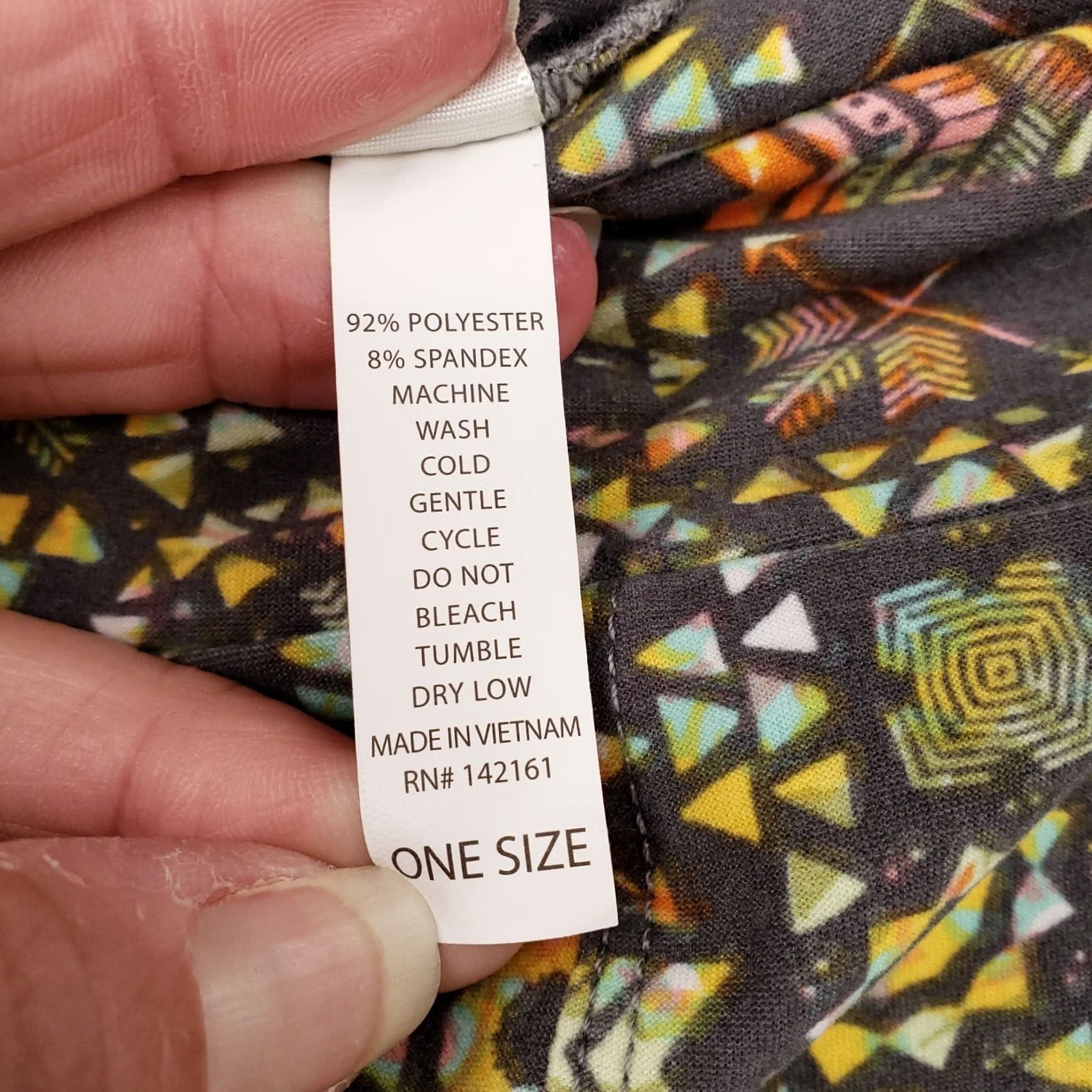Vintage LuLaRoe Leggings Womens One Size Gray Crop Mid-Rise Geometric Pull-On Casual Geometric Print Adult Womens Size 42" / US 20 - 4 Thumbnail