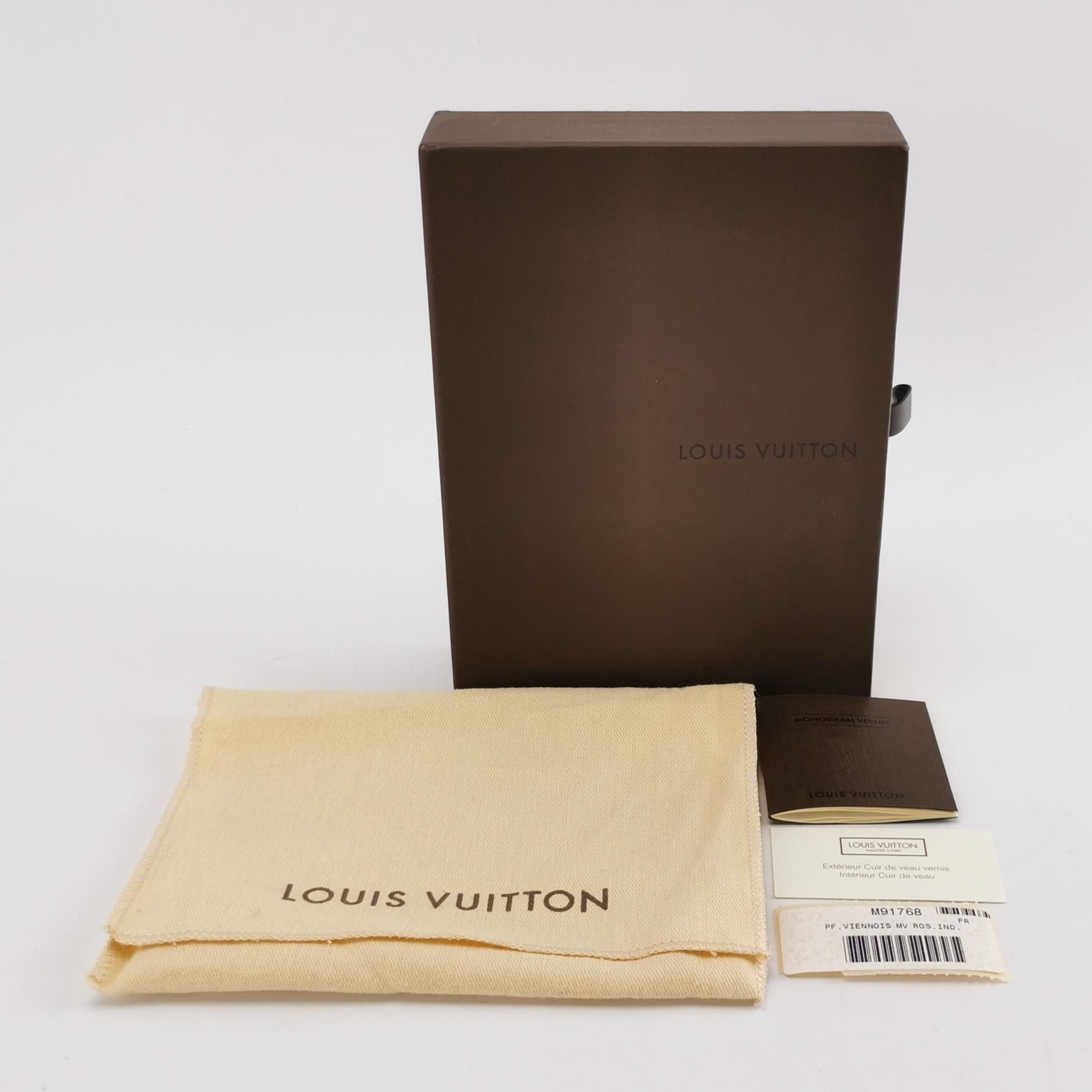 Louis Vuitton Louis Vuitton (LV) Patent leather solid color monogram port Size ONE SIZE - 9 Thumbnail