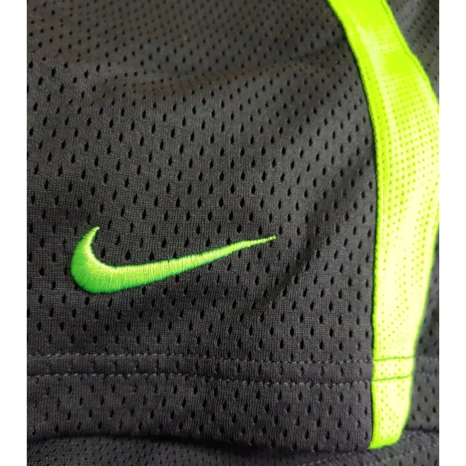Nike Nike Shorts Mens L Dri-Fit Gray Solid Embroidered Elastic Drawstring Pockets Athletic Inseam 9 in Gym & Training Women? No — Mens Size US 33 - 5 Thumbnail