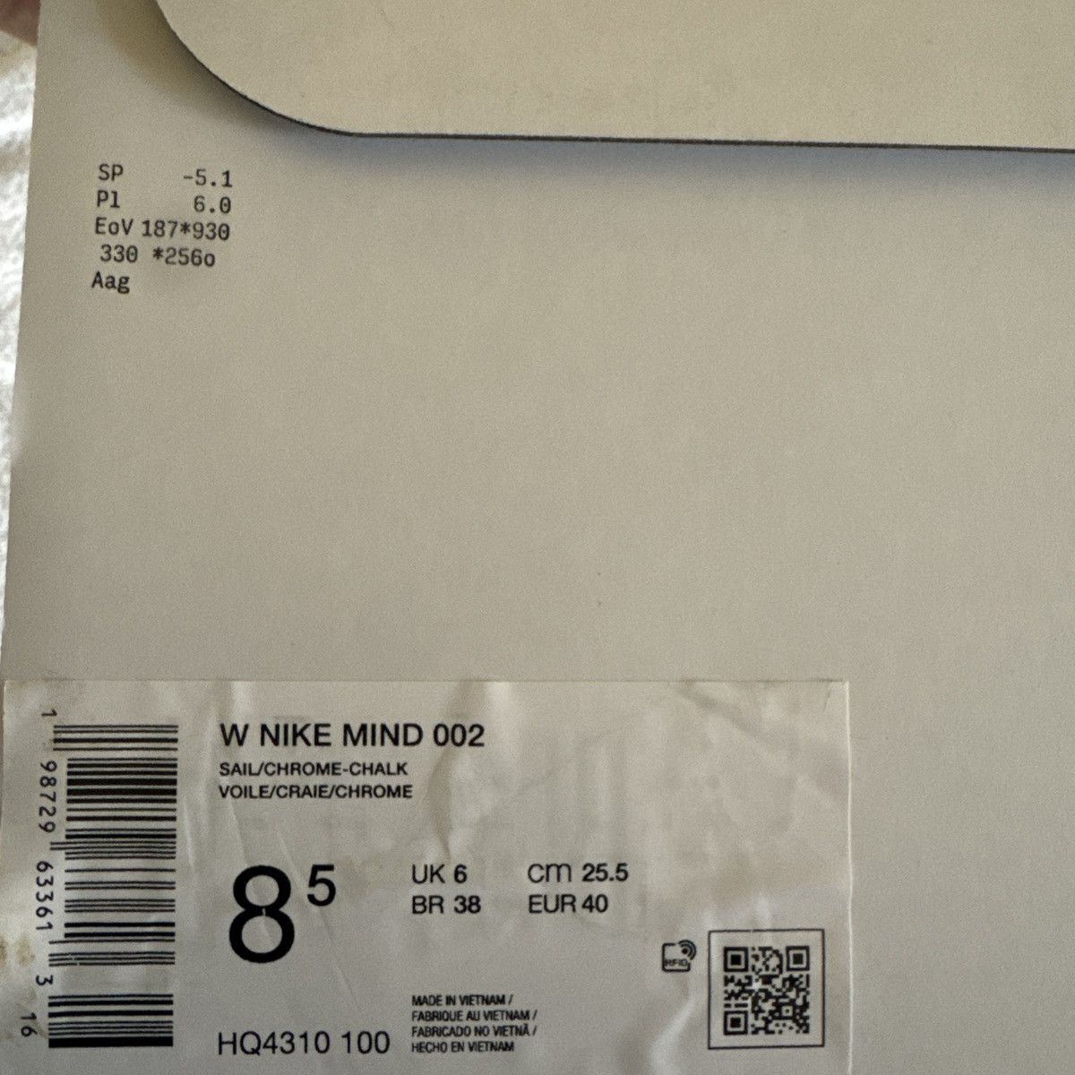 Nike Nike mind 002 Size 8.5 women’s Sail/Chrome-Chalk Size US 8.5 / IT 38.5 - 4 Thumbnail