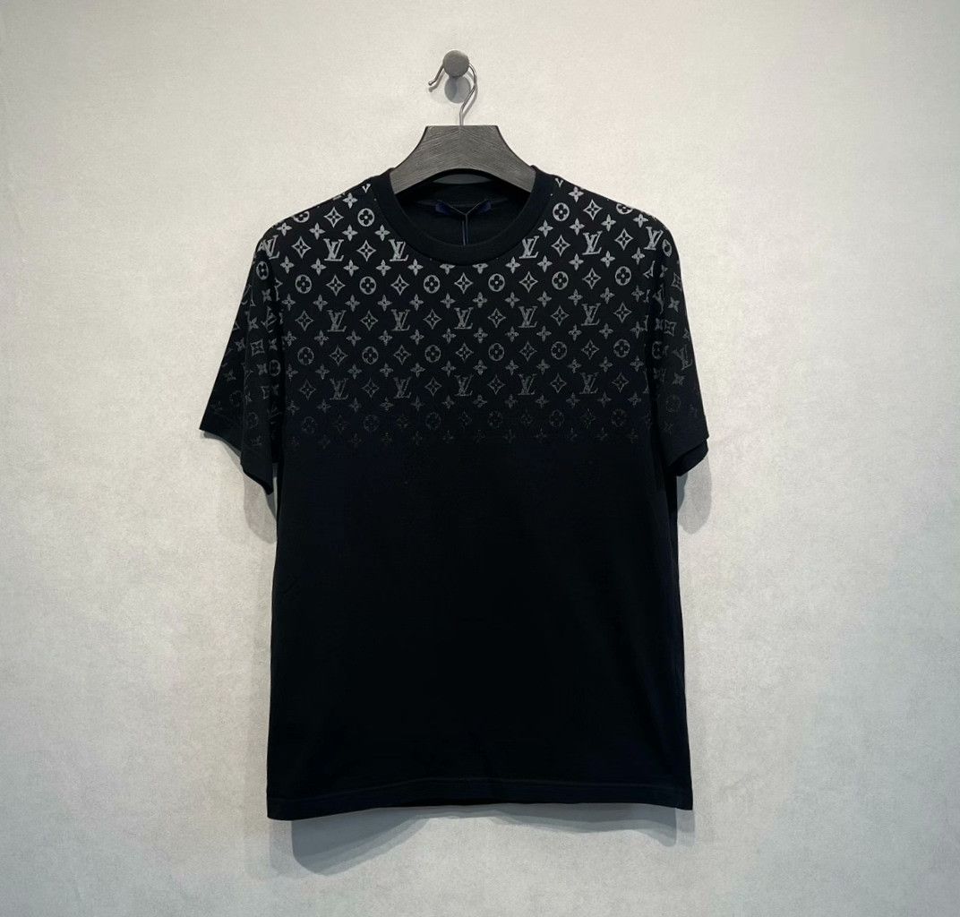 Louis Vuitton Louis Vuitton Monogram Gradient T-Shirt XL Size US XL / EU 56 / 4 - 1 Thumbnail