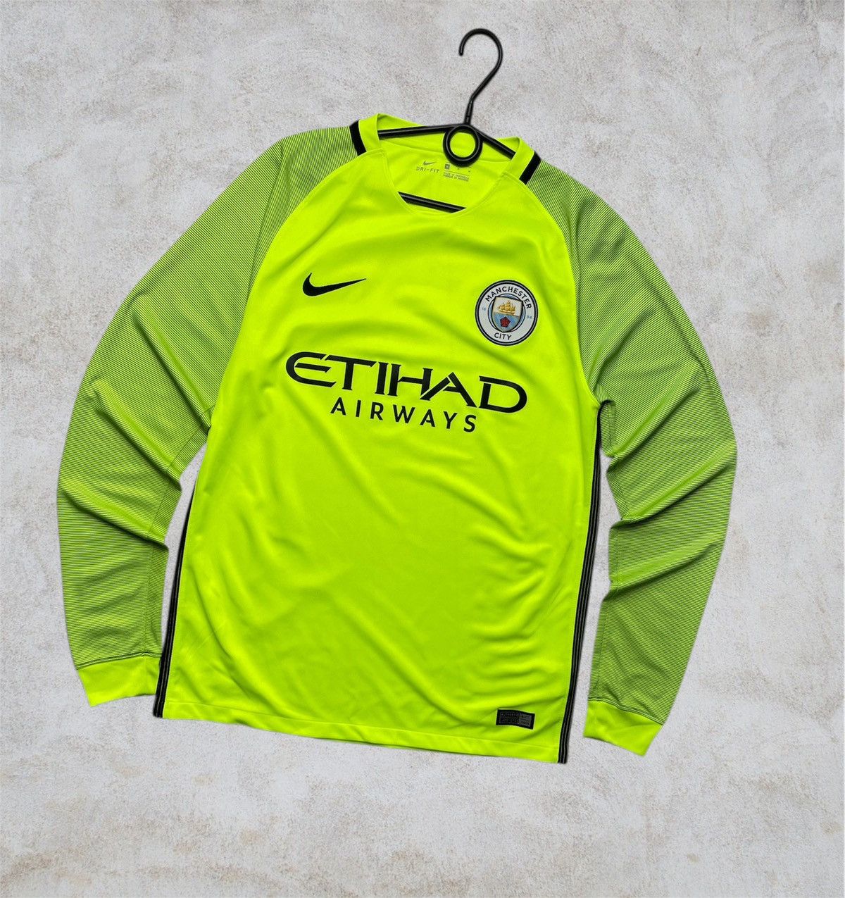 Nike Nike Manchester city soccer long sleeve jersey size M Size US M / EU 48-50 / 2 - 1 Thumbnail