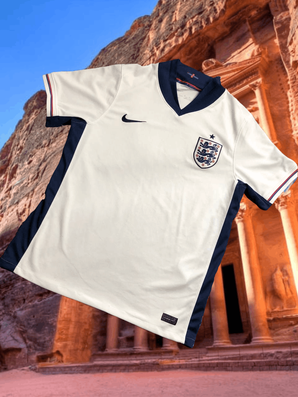 Nike Jerseys Nike Football England DRI-FIT T-Shirt Y2K Vintage Size US M / EU 48-50 / 2 - 1 Thumbnail